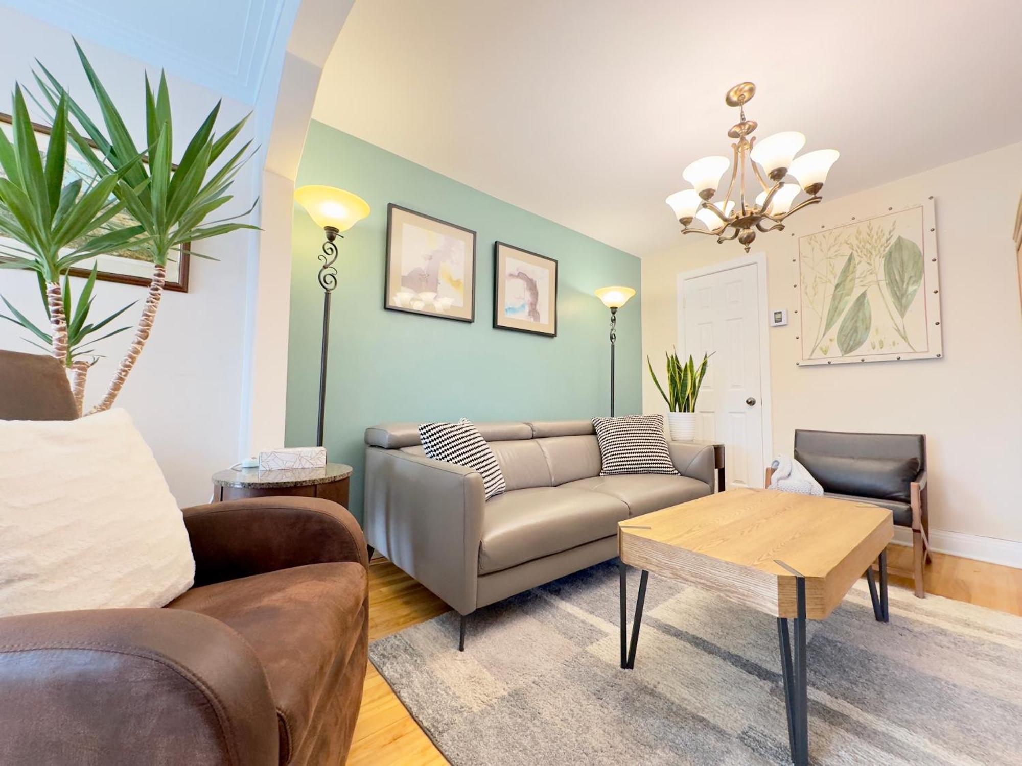 Villa Peace House Subway&private Parking 5 Mins Downtown *