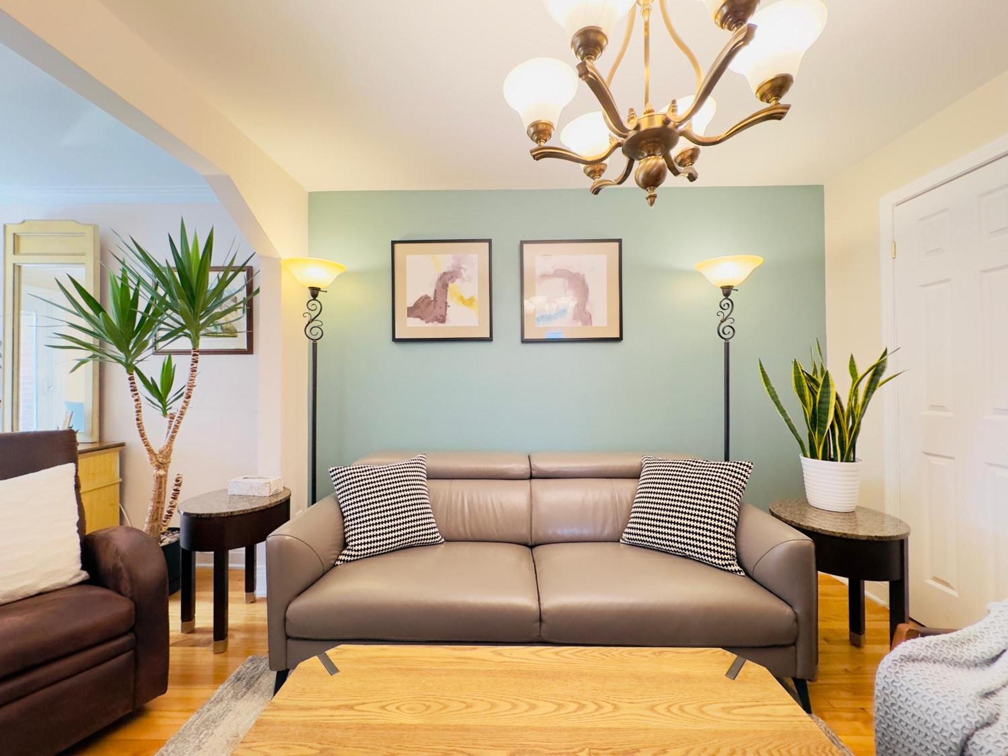 Peace House Subway&private Parking 5 Mins Downtown Villa Montreal