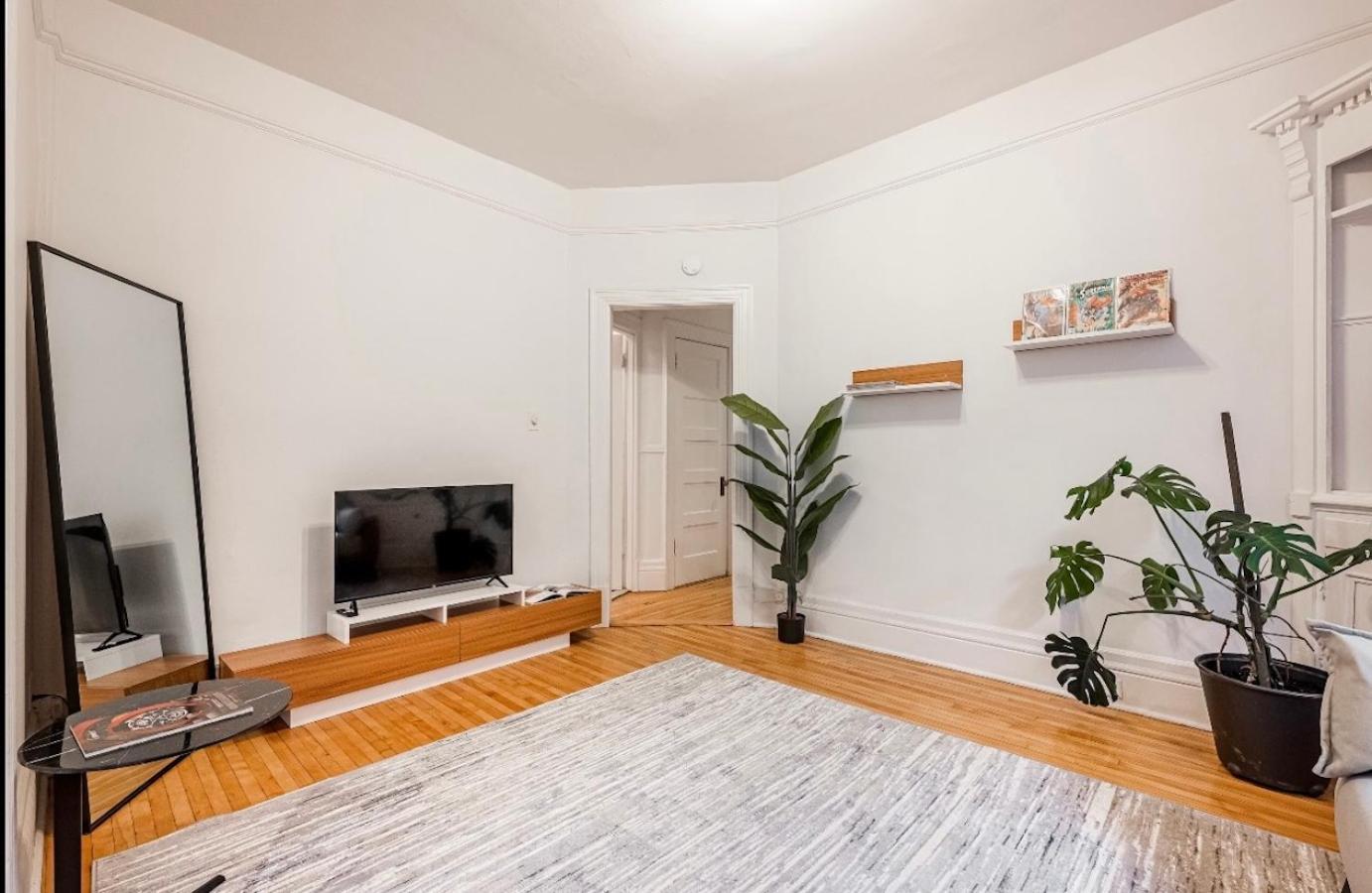 Apartment Chic Haven Downtown Mtl Montreal