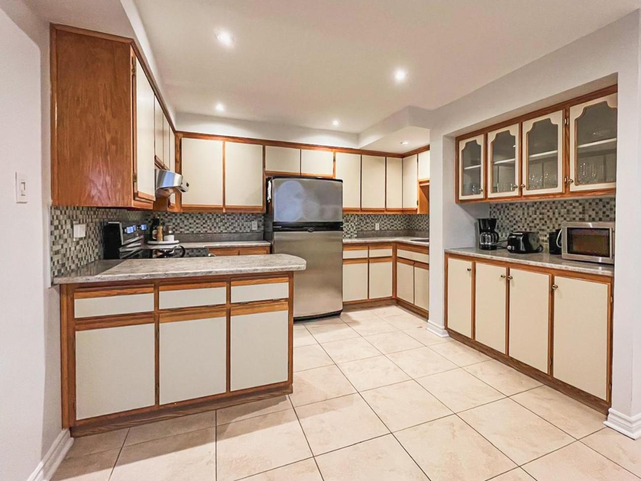 Spacious House Near Downtown Mtl Holiday home *