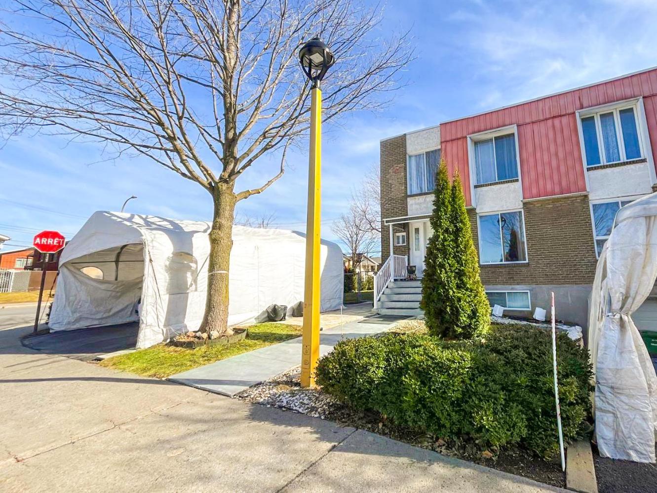 Spacious House Near Downtown Mtl Montreal