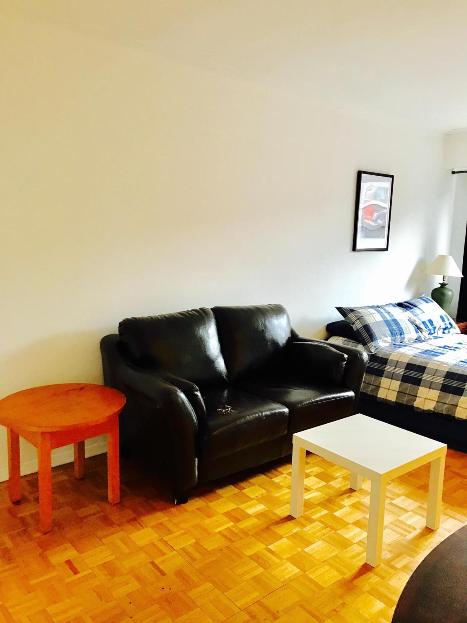 Apartment Stylish Apartment: Comfortable In The Golden Square Mile *