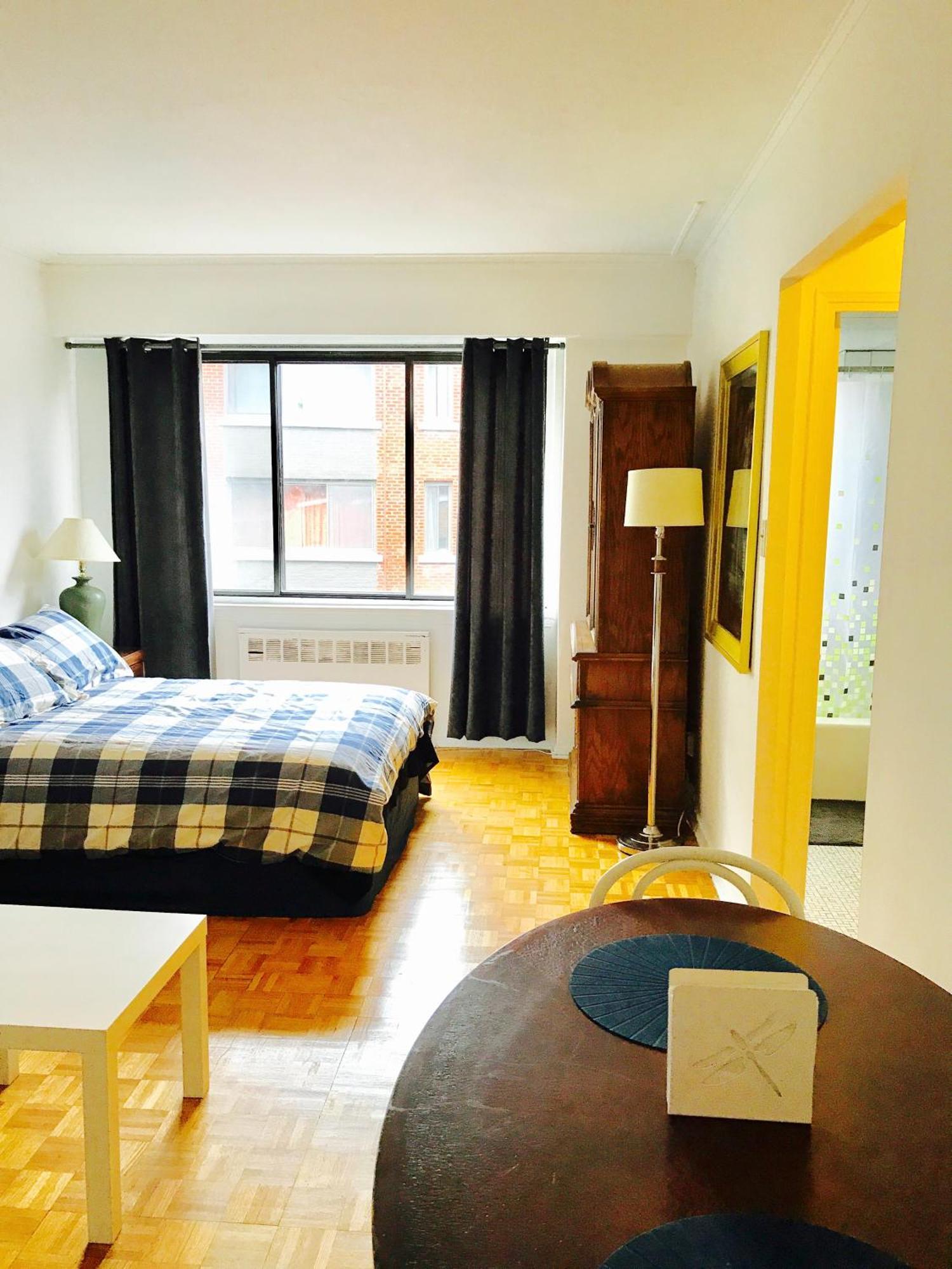 Stylish Apartment: Comfortable In The Golden Square Mile Montreal