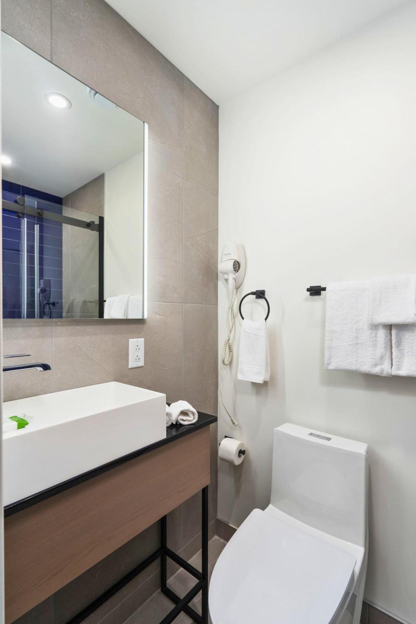 Aparthotel Clouds Lofts - Quartier Latin Montreal