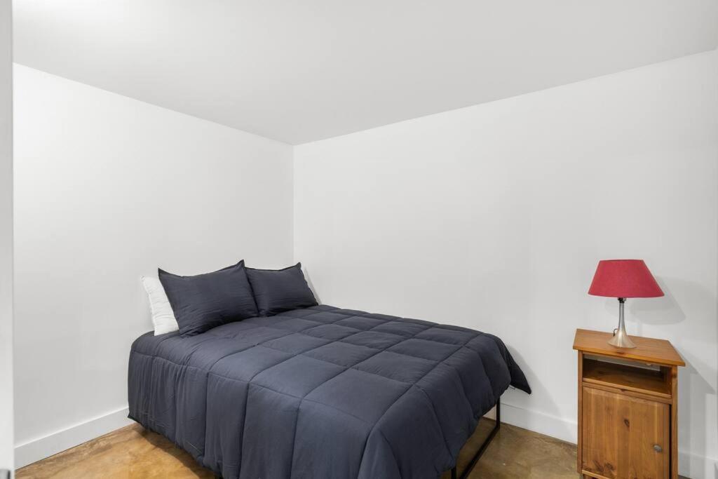 Apartment Spacious 3 Bedrooms/2 Bathrooms In Montreal