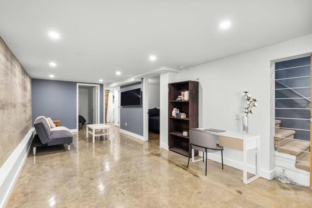 Apartment Spacious 3 Bedrooms/2 Bathrooms In