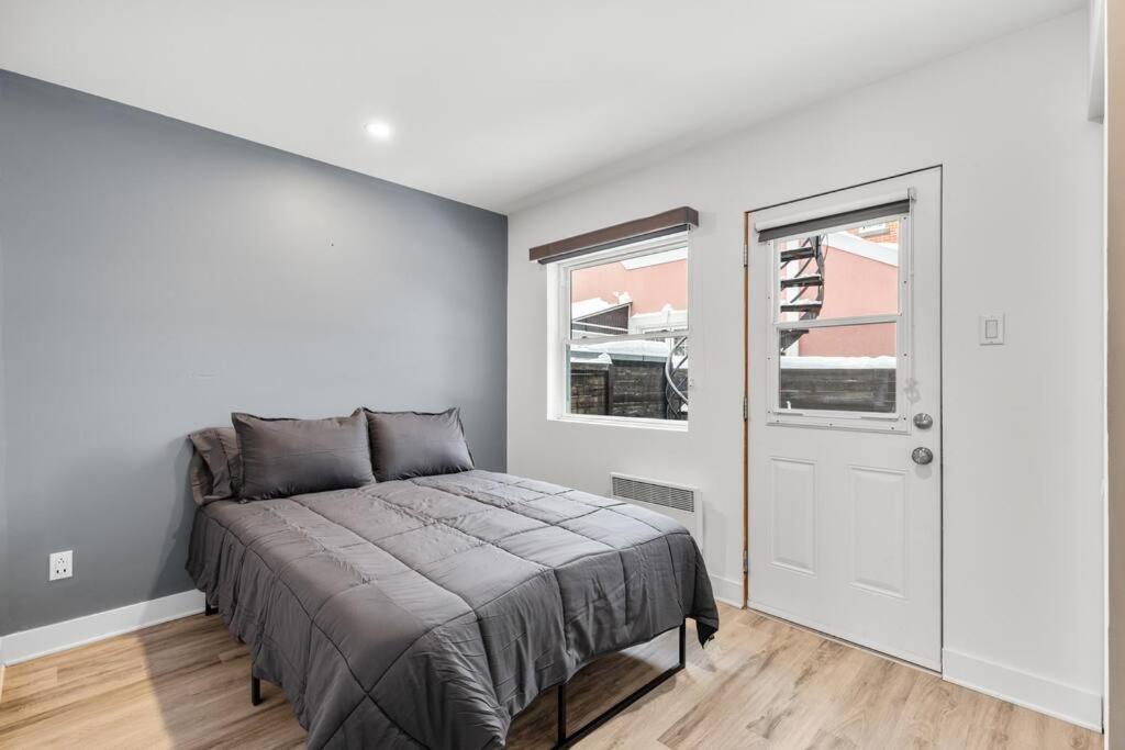 Spacious 3 Bedrooms/2 Bathrooms In Apartment Montreal
