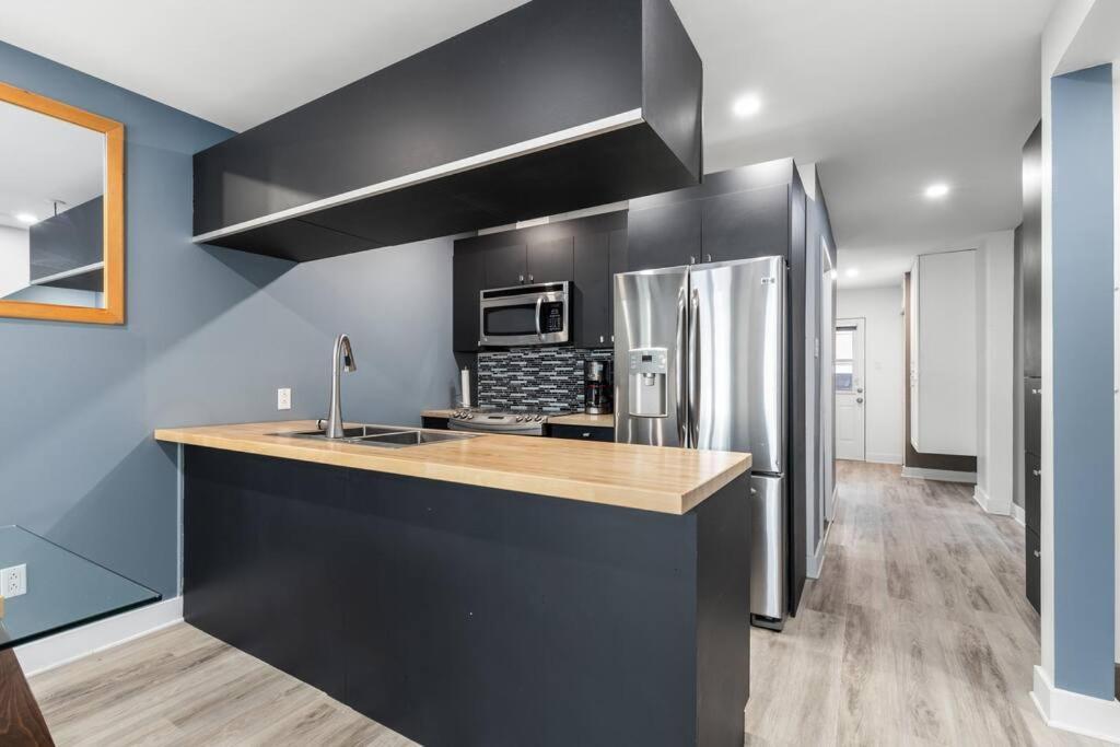 Spacious 3 Bedrooms/2 Bathrooms In