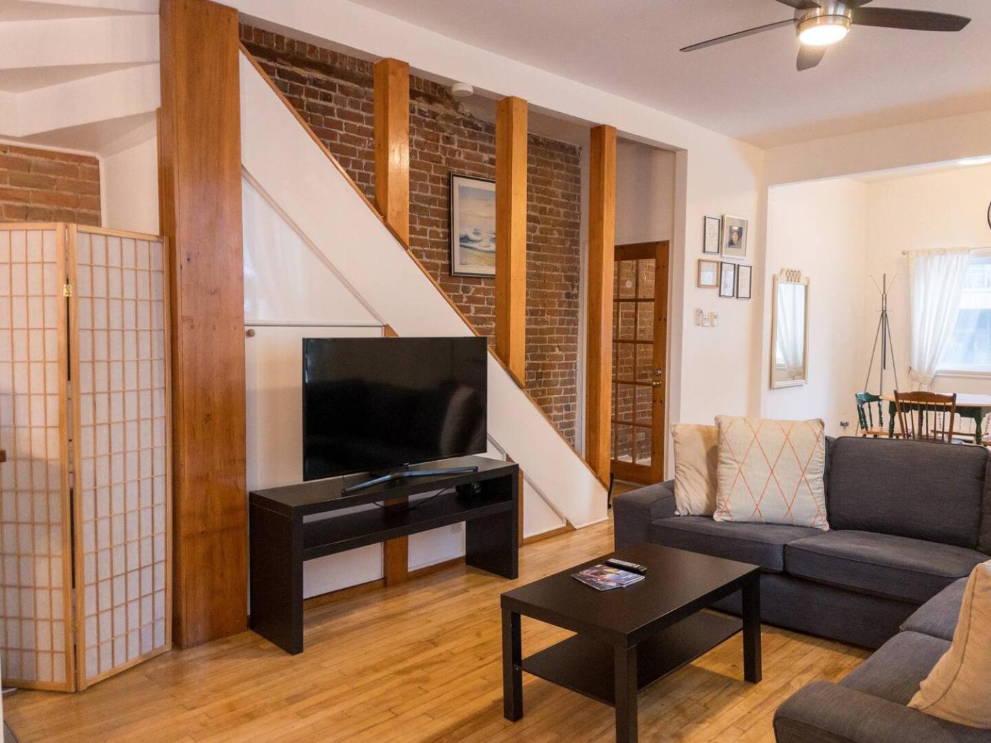 Perfect For Groups Big Livingroom 2 Backyard 3br * Montreal