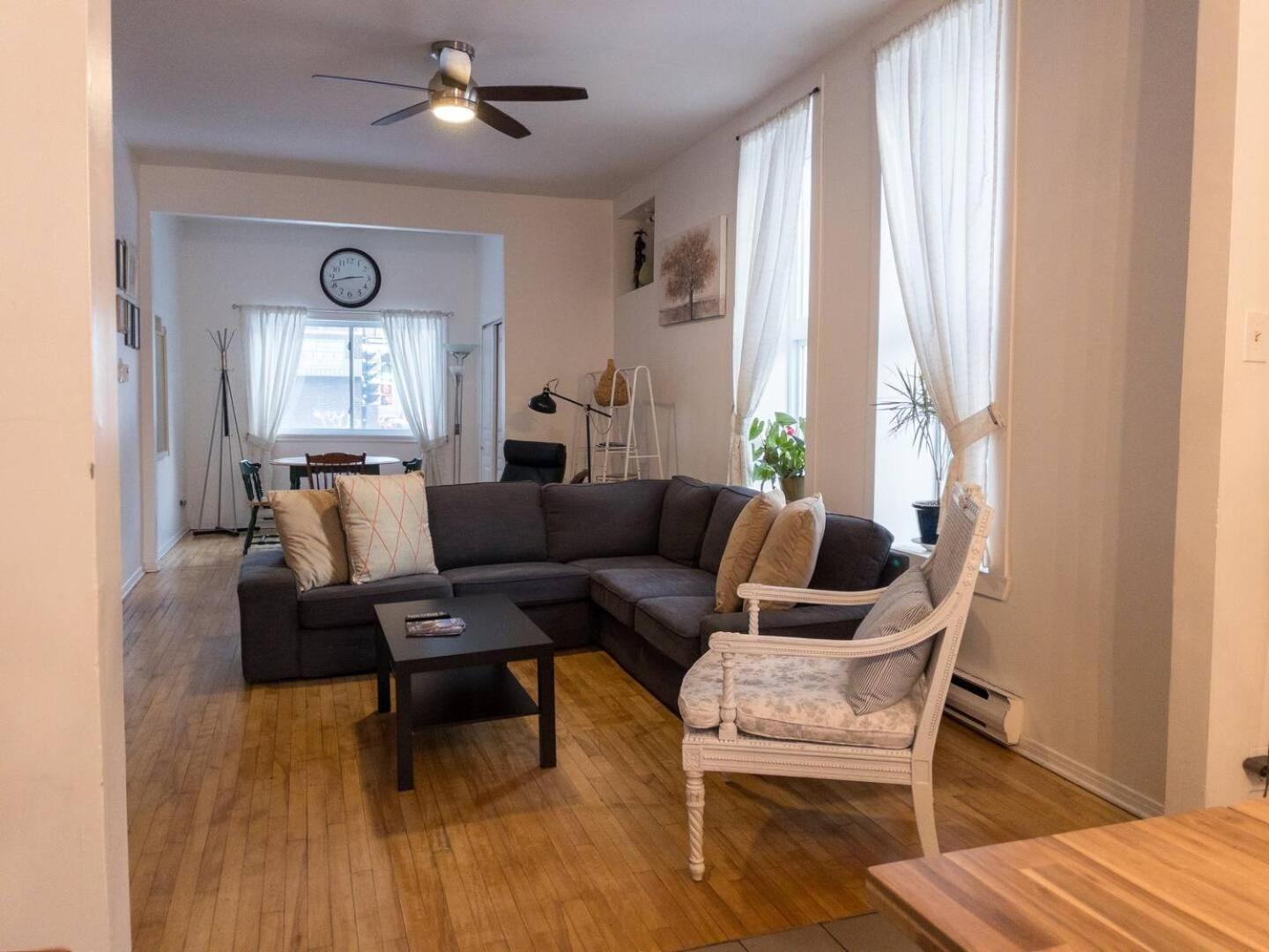 Perfect For Groups Big Livingroom 2 Backyard 3br Holiday home