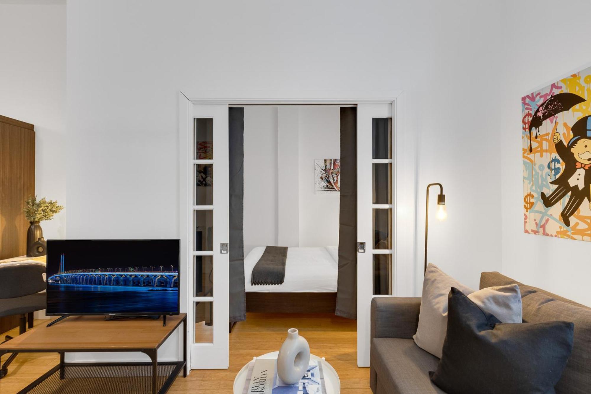Liv Mtl Main Aparthotel Montreal