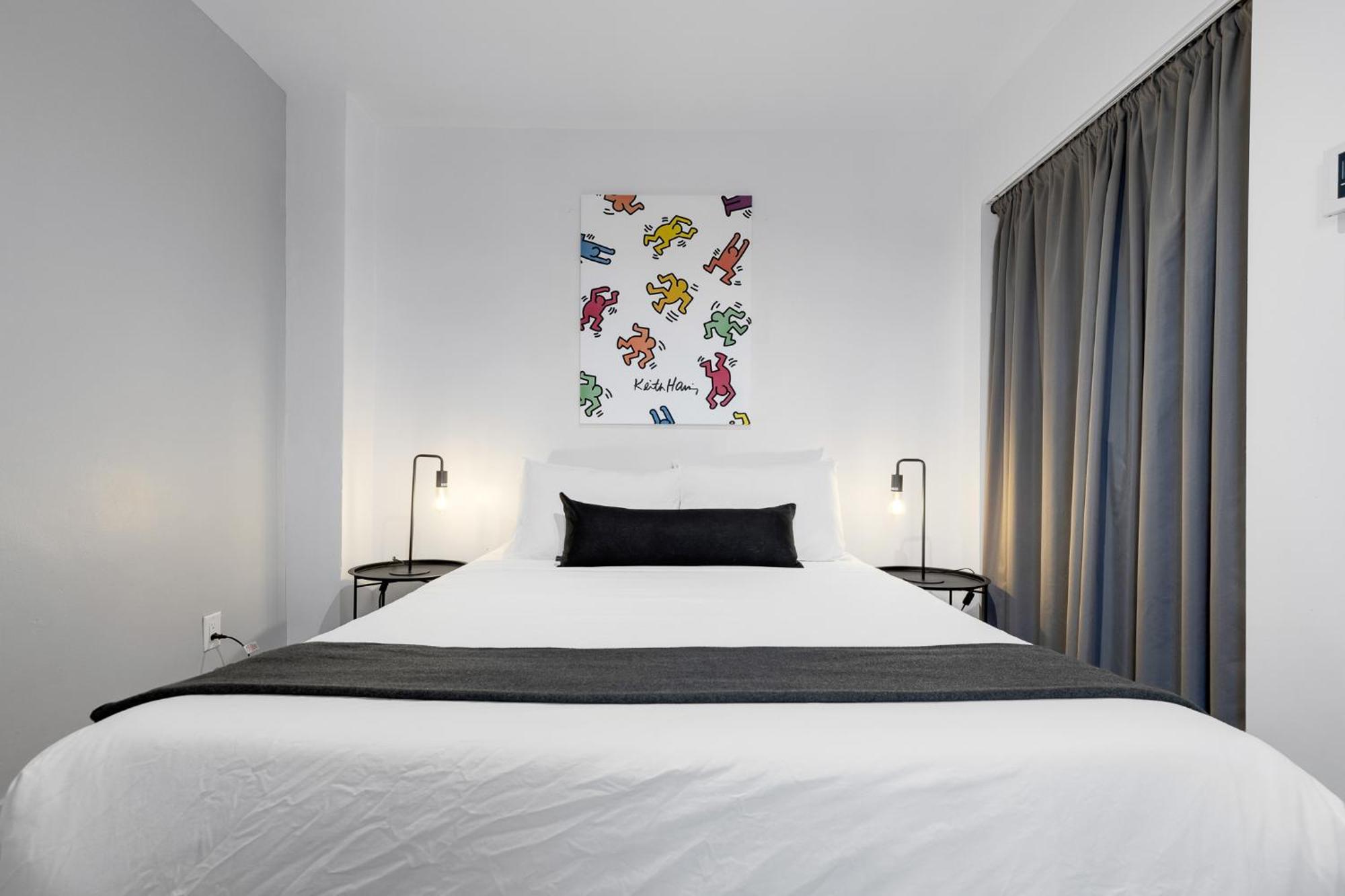 Liv Mtl Soho Aparthotel