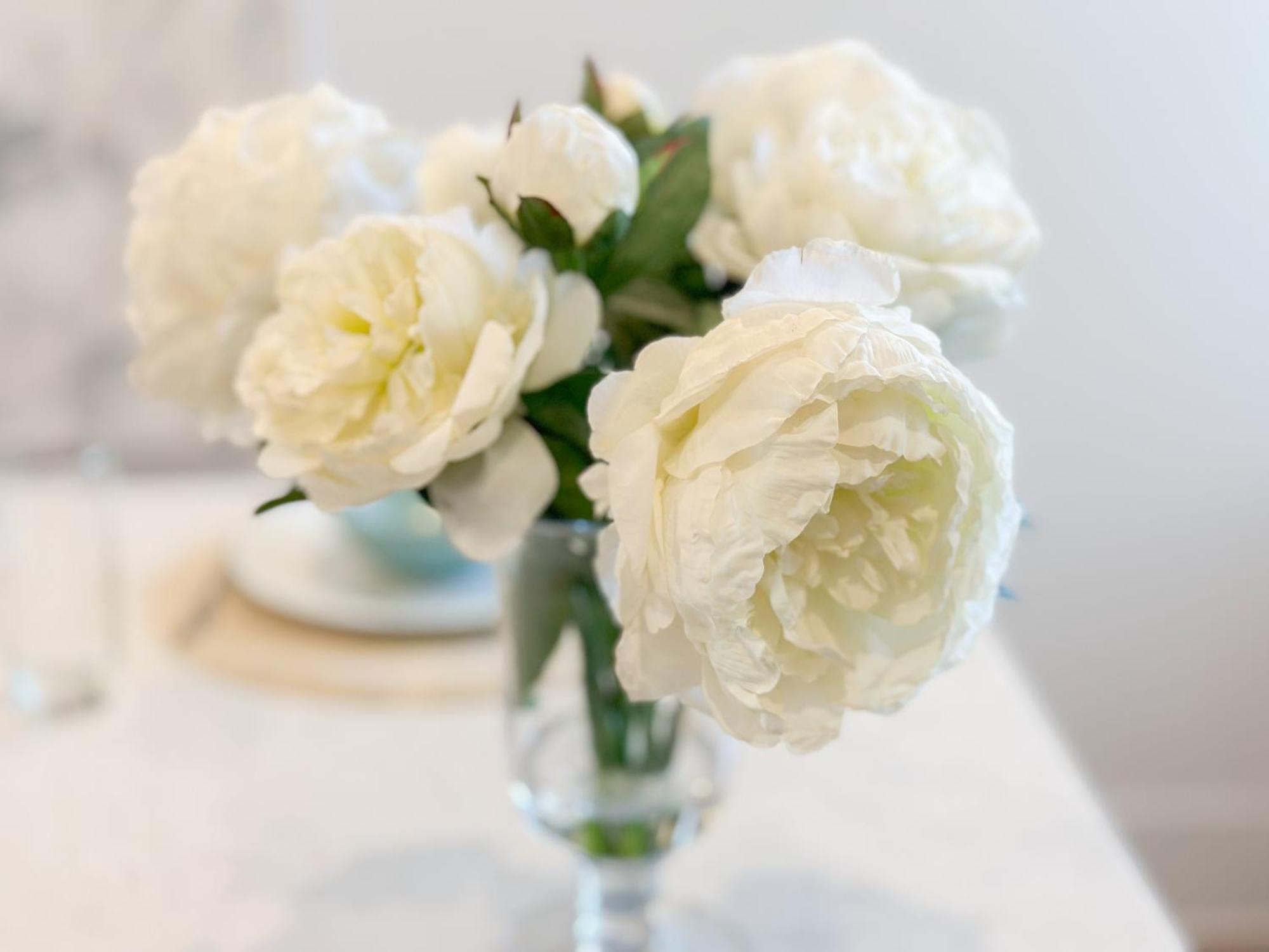 Stunning 3 Bedr ~ 2min Walk To Metro Maria Montreal