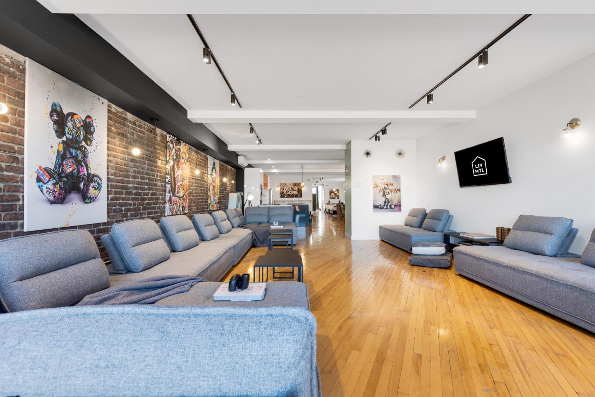 Liv Mtl Plaza 3* Montreal