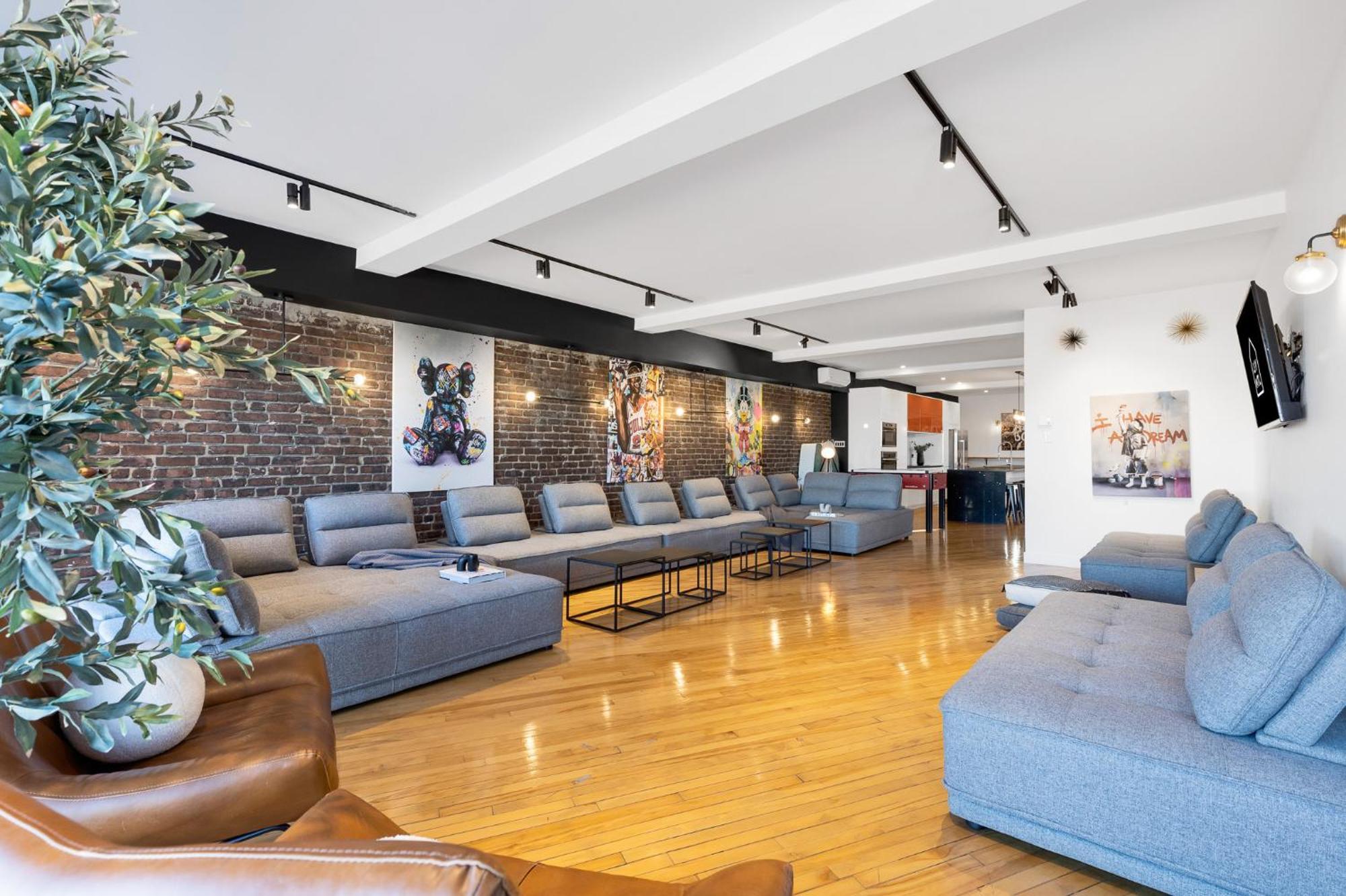 Liv Mtl Plaza Aparthotel