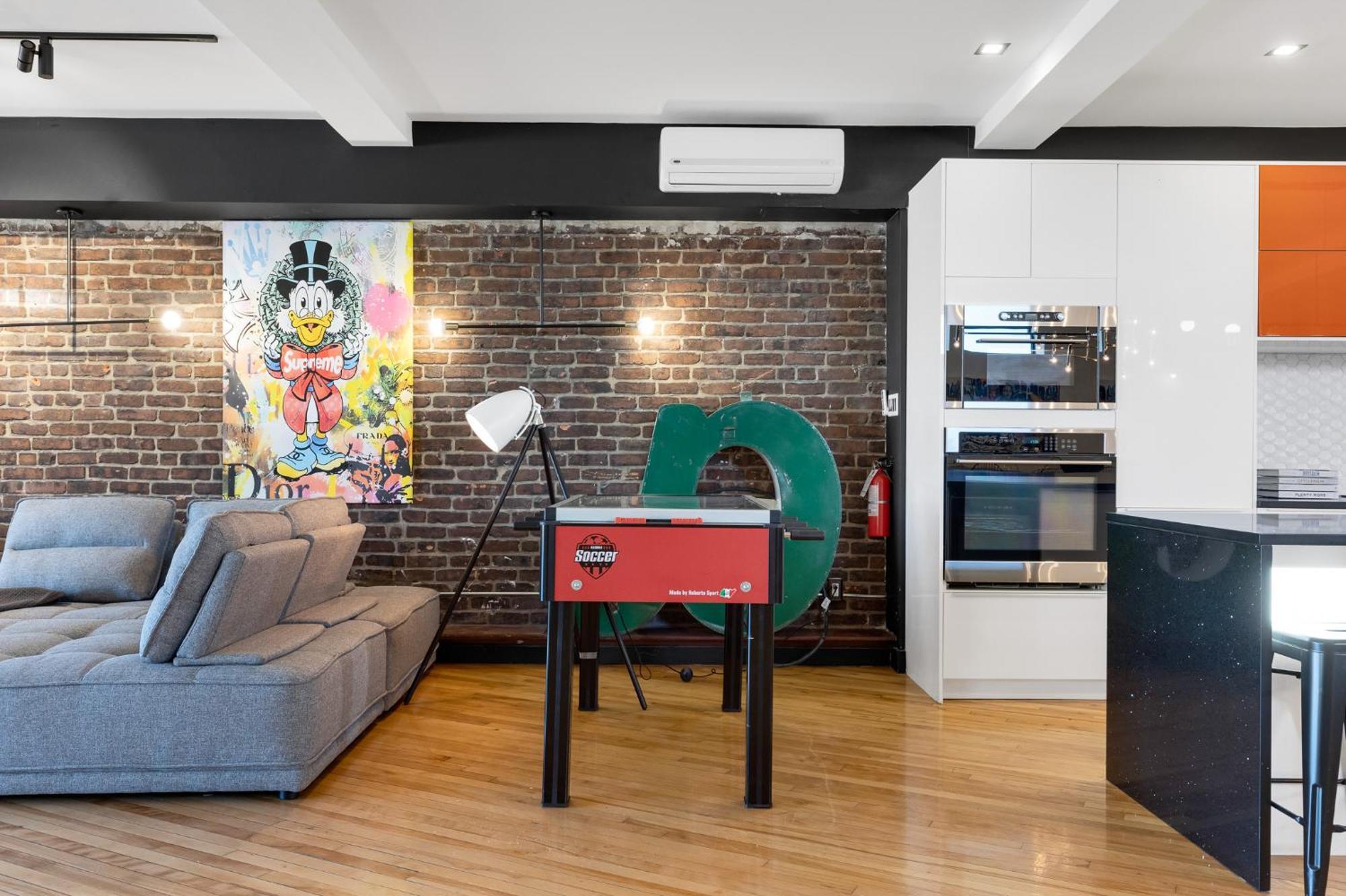 Liv Mtl Plaza 3*