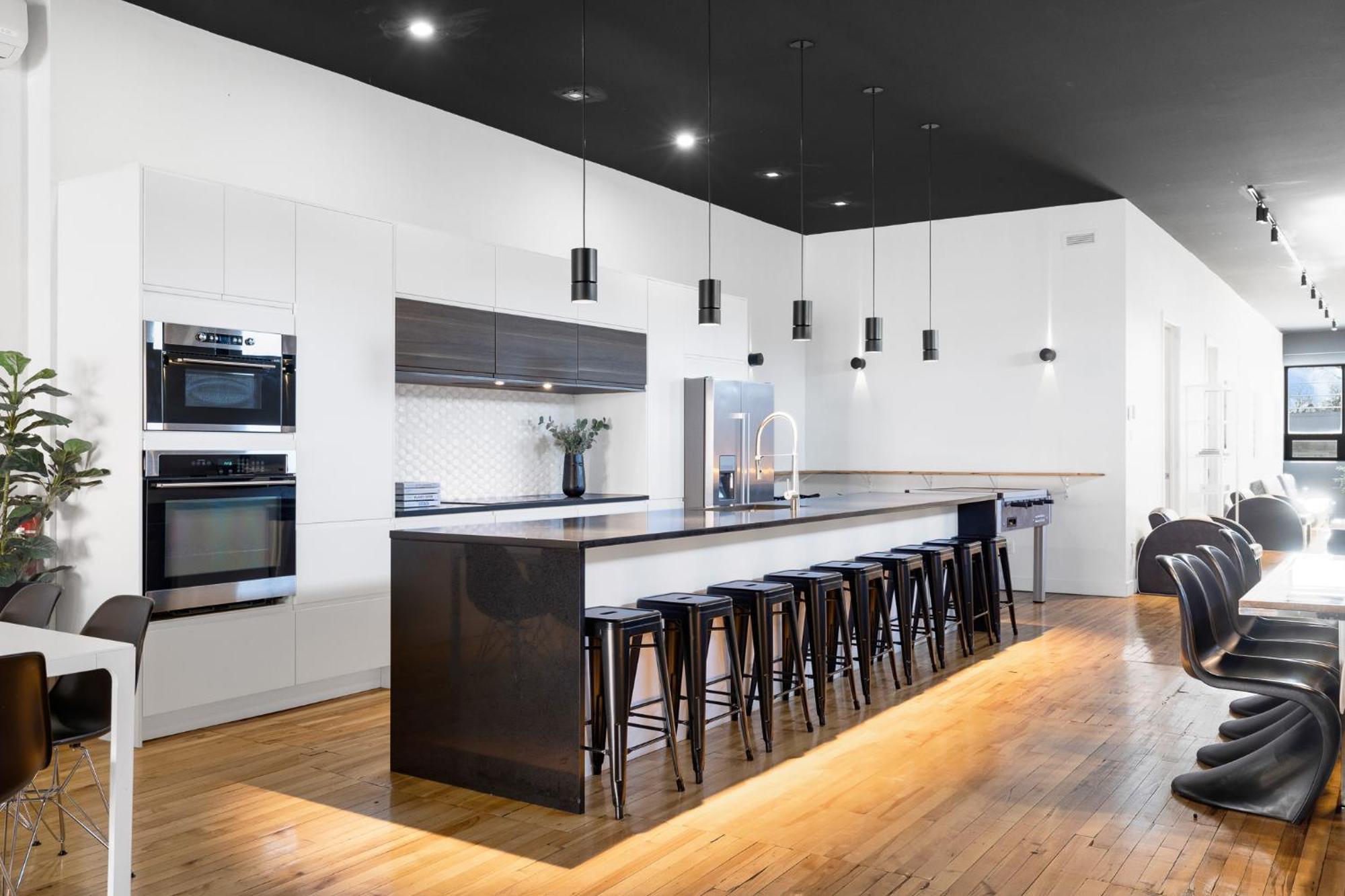 Liv Mtl Plaza 3* Montreal
