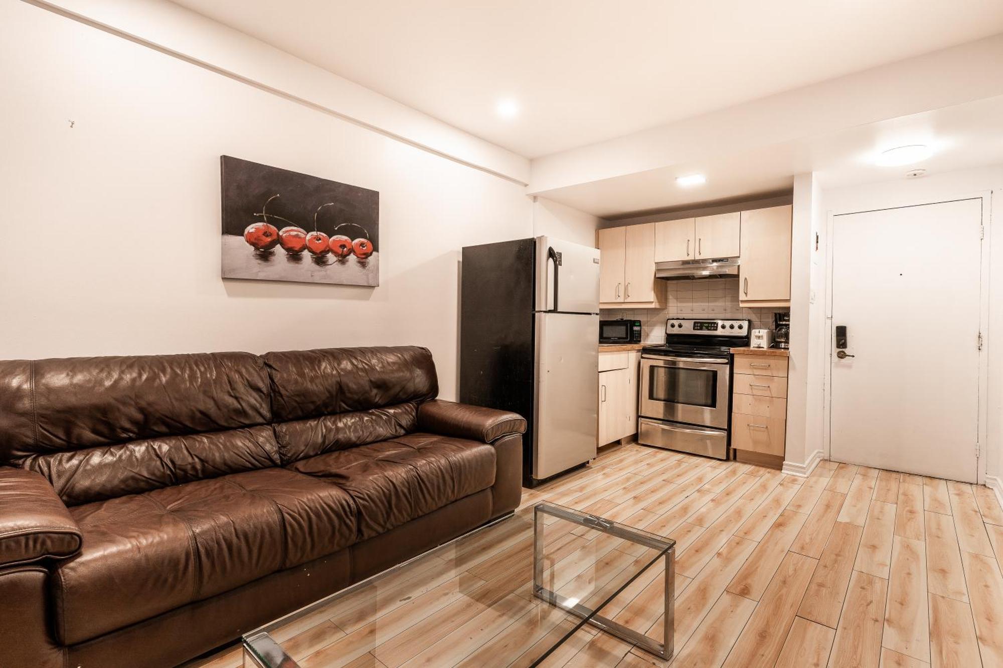 Cozy 1 Bedroom - 107 Montreal