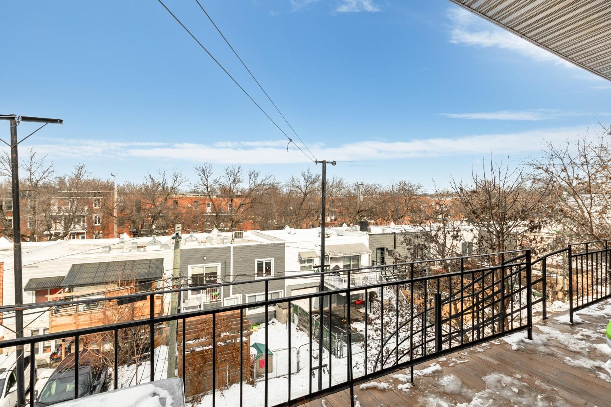 Apartment One Bedroom Near Frontenac Metro 2159-05 *