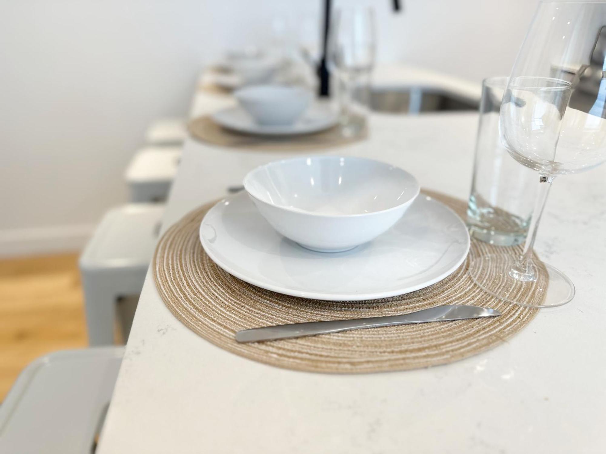 Gorgeous Renovated 3 Bedr Downtown 2mins To Metro! * Montreal