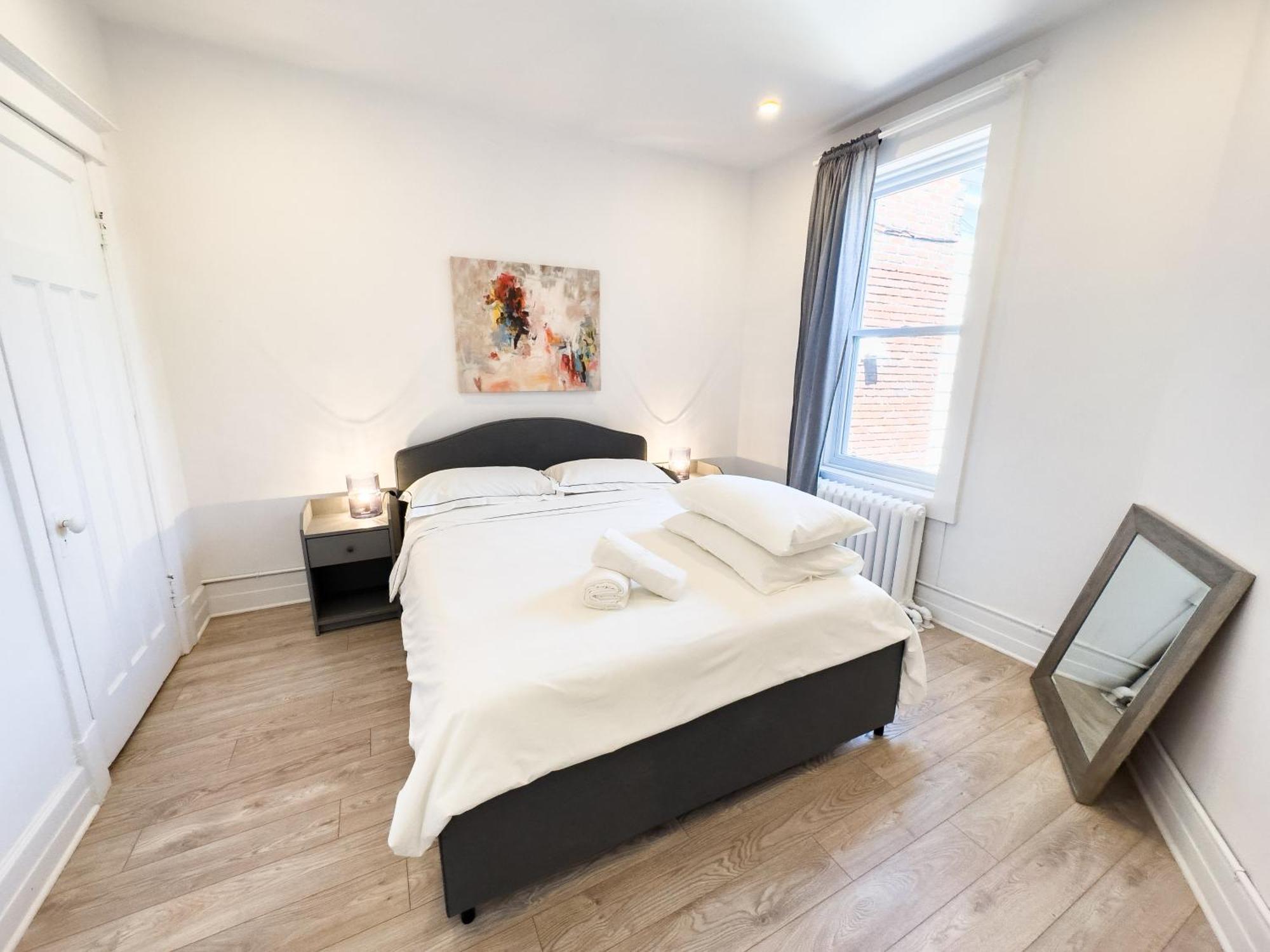 Stunning 3 Bedr ~ 2min Walk To Metro Maria Apartment Montreal