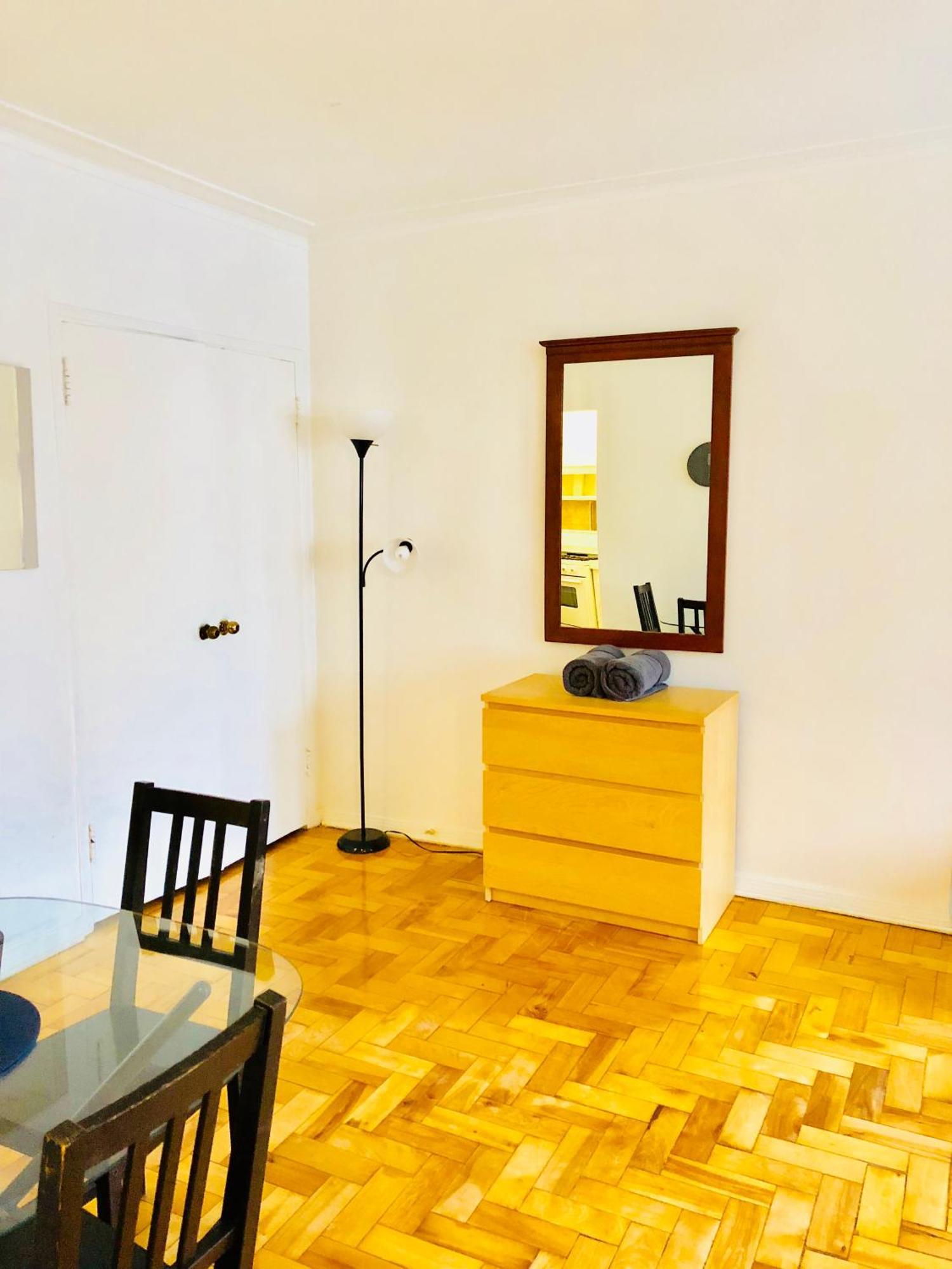Stylish Apartment: Comfortable In The Golden Square Mile