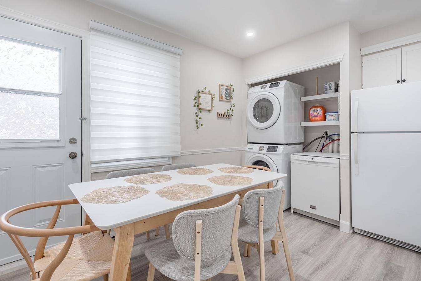 The Olympic Stadium Cozy 2 King Size Beds Apartment Montreal