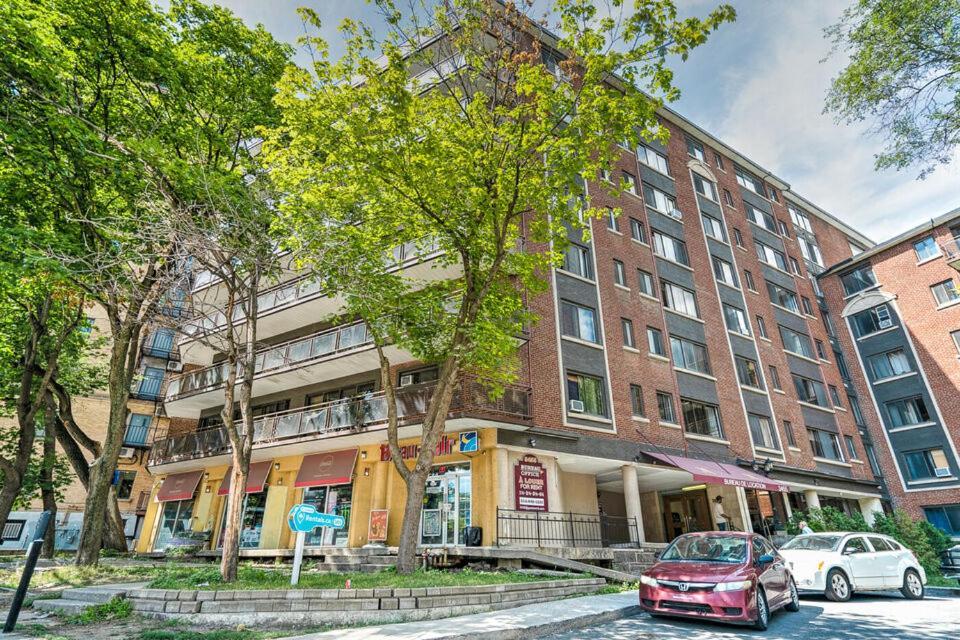 Stylish Apartment: Comfortable In The Golden Square Mile Apartment Montreal