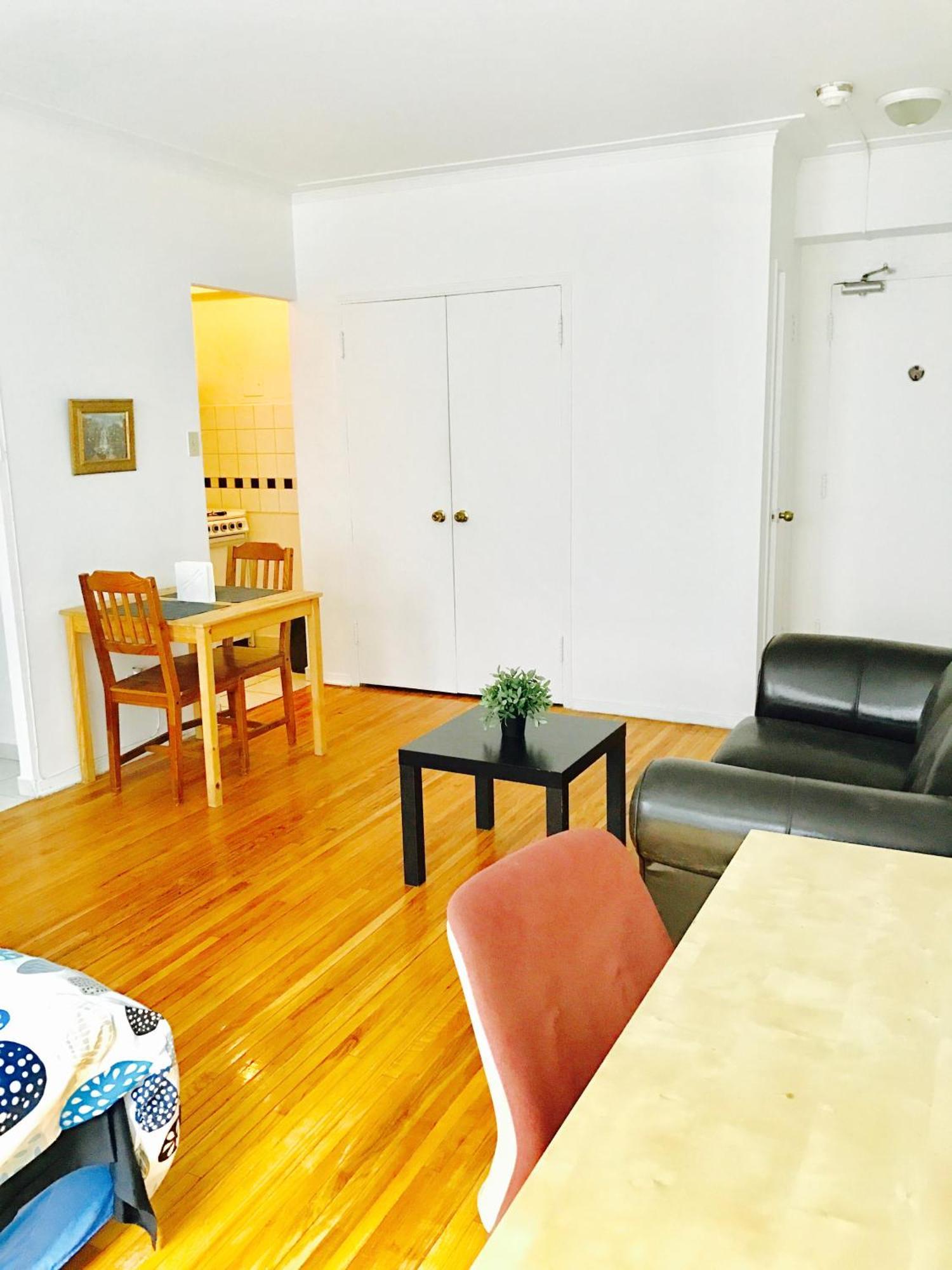 Stylish Apartment: Comfortable In The Golden Square Mile Apartment