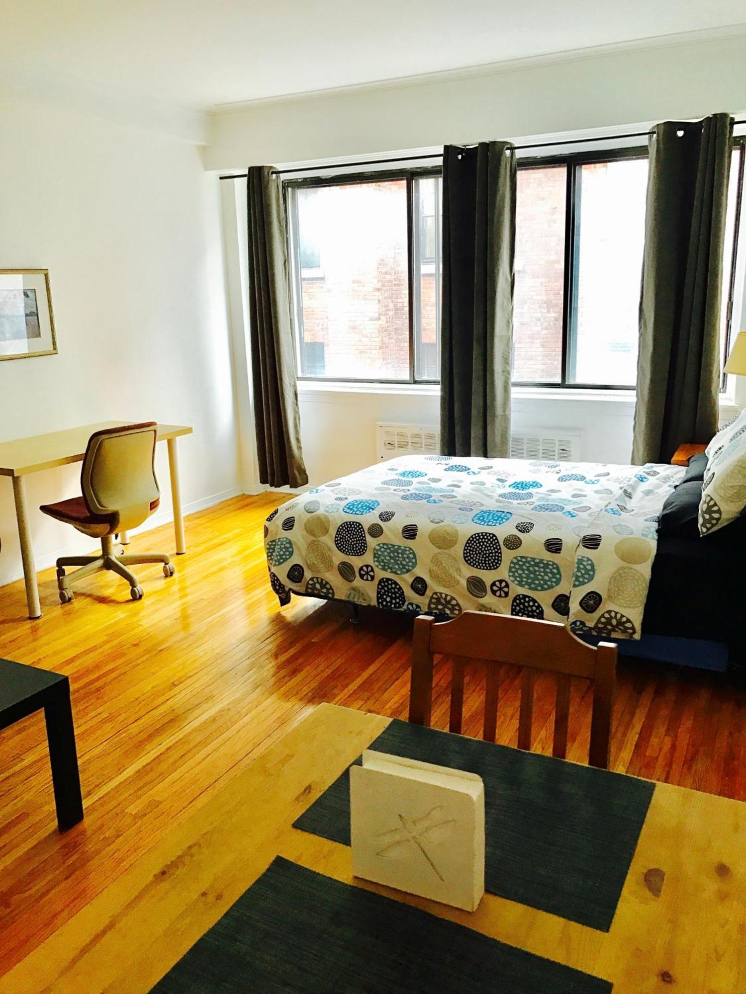 Apartment Stylish Apartment: Comfortable In The Golden Square Mile Montreal