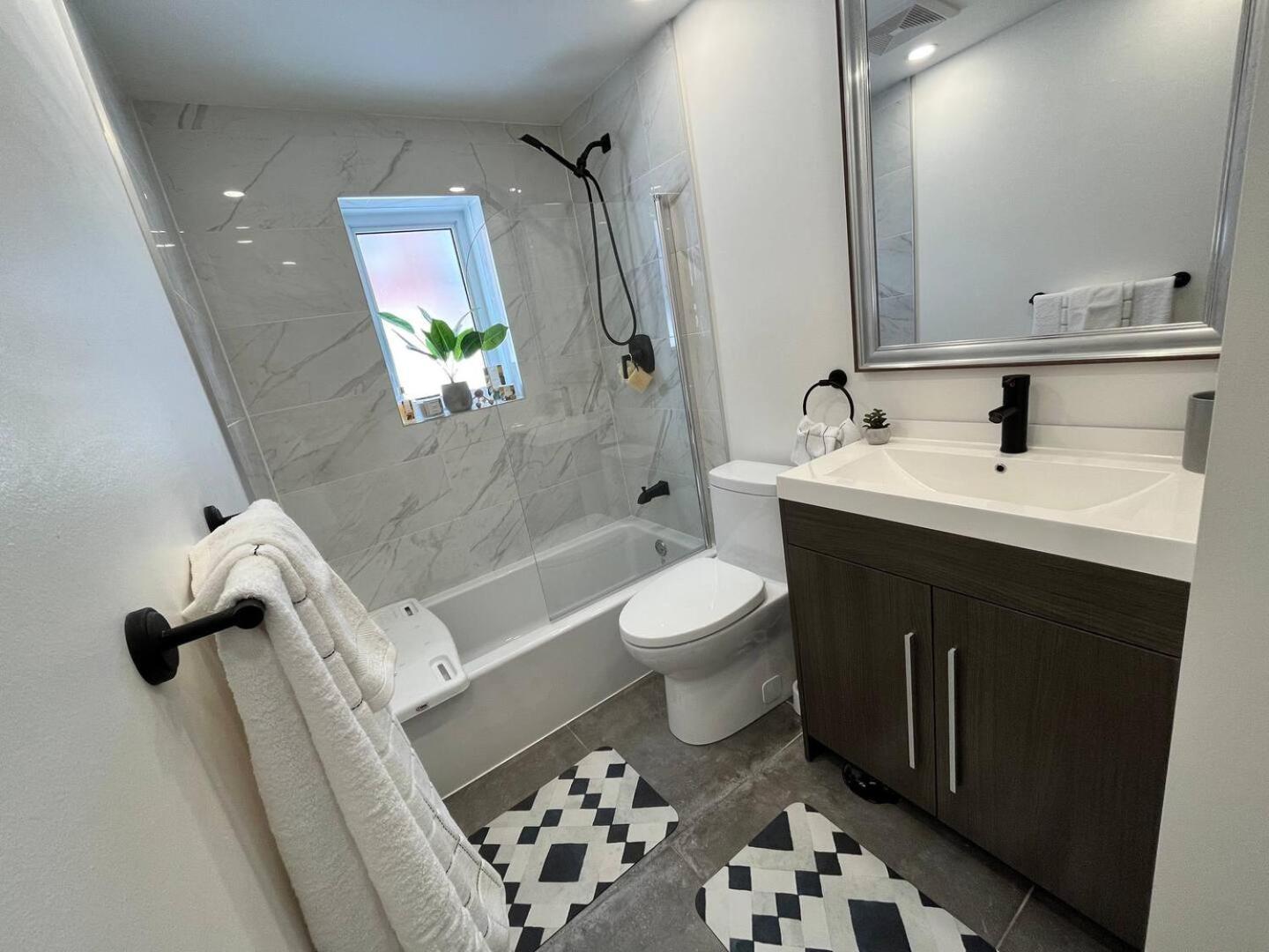 Magnifique, Propre Et Spacieux 2 Apartment
