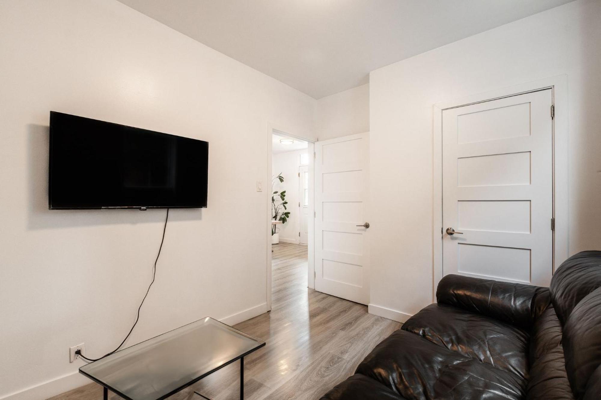 1 Chambre-1011 Apartment Montreal