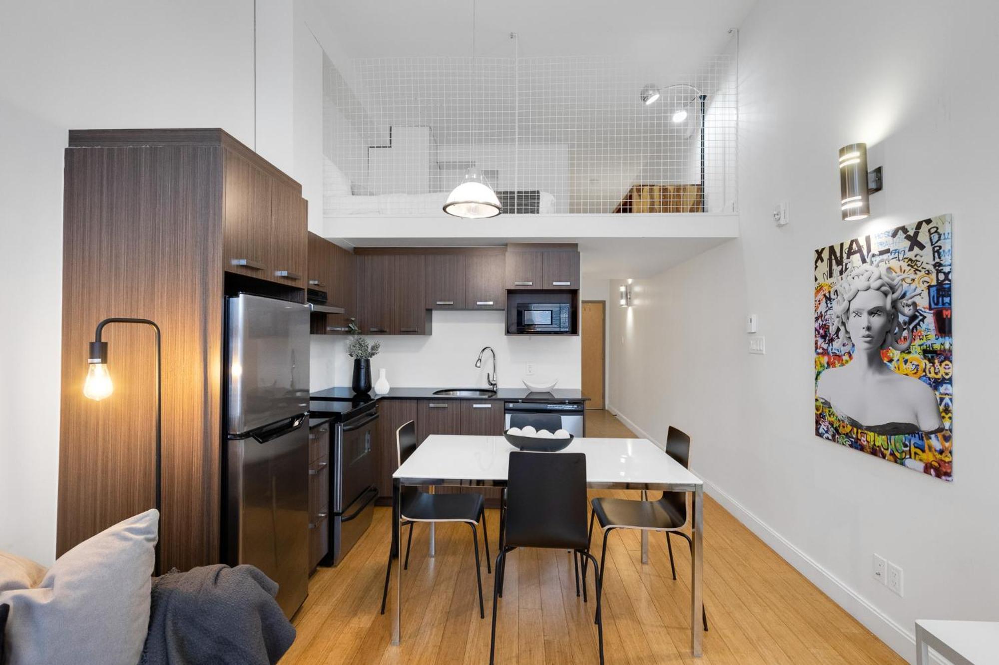 Liv Mtl Main Aparthotel 3*