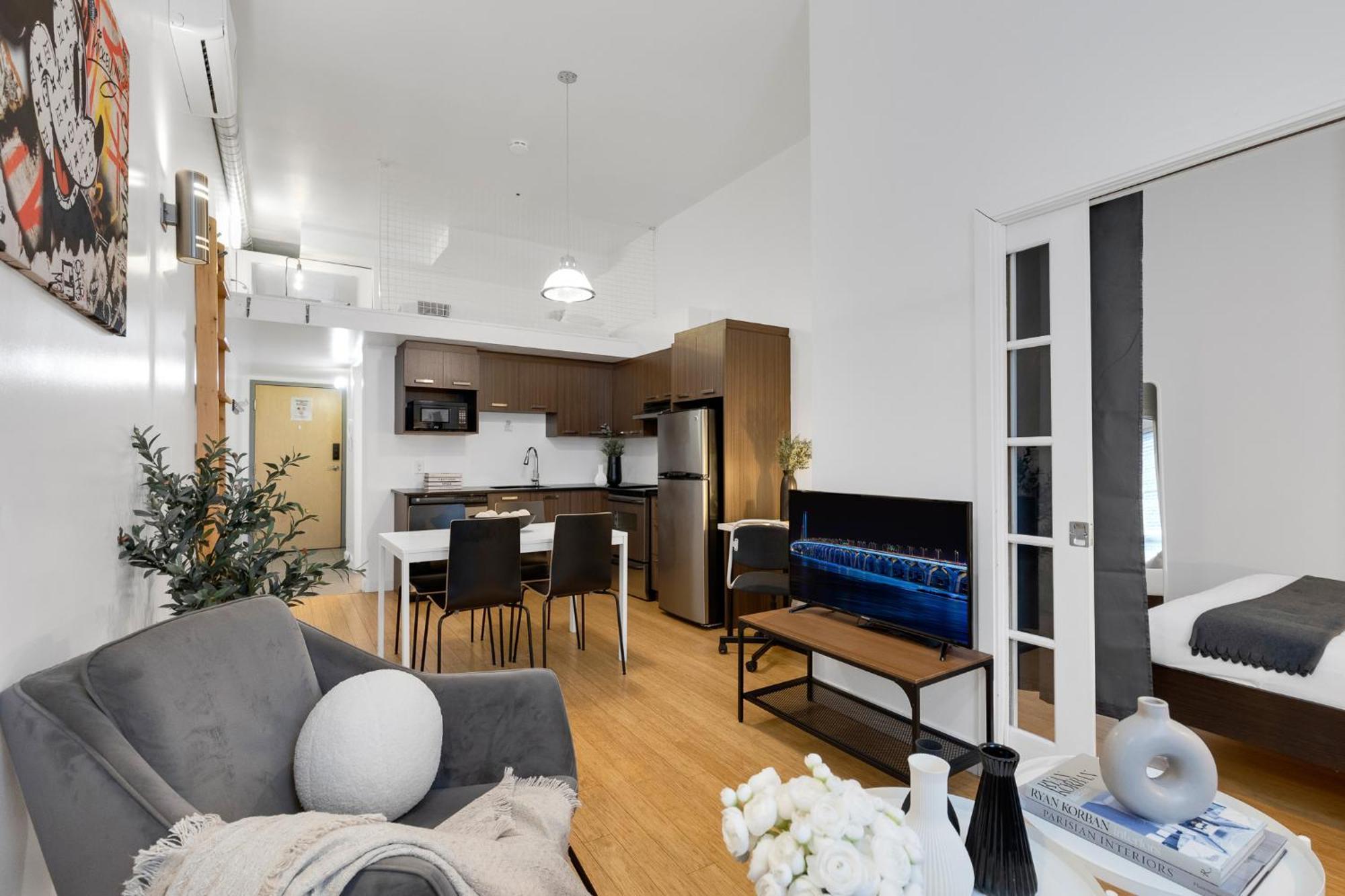 Liv Mtl Main Aparthotel 3*