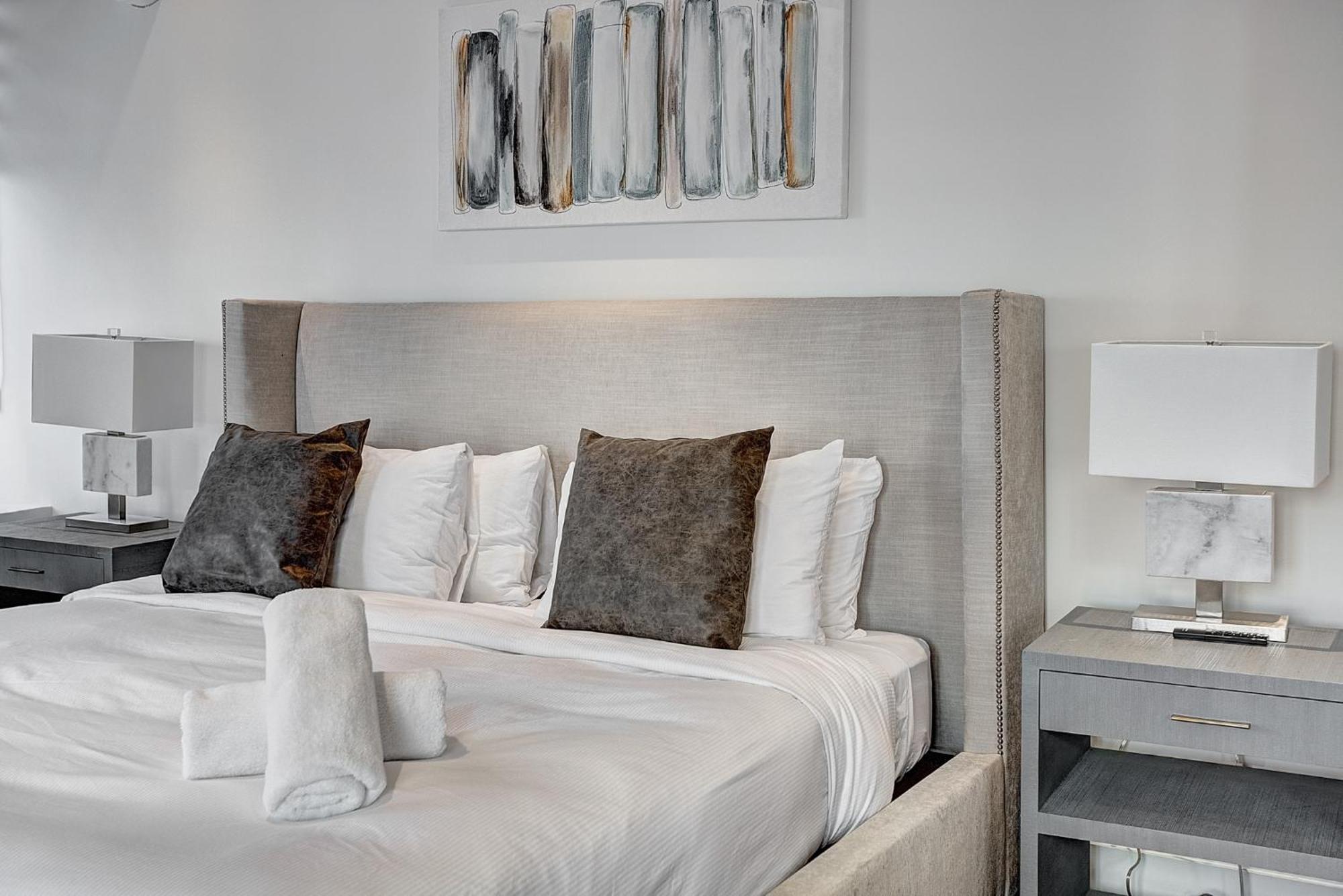 Saint Sulpice Lofts By Bakan - Old Apartment Montreal