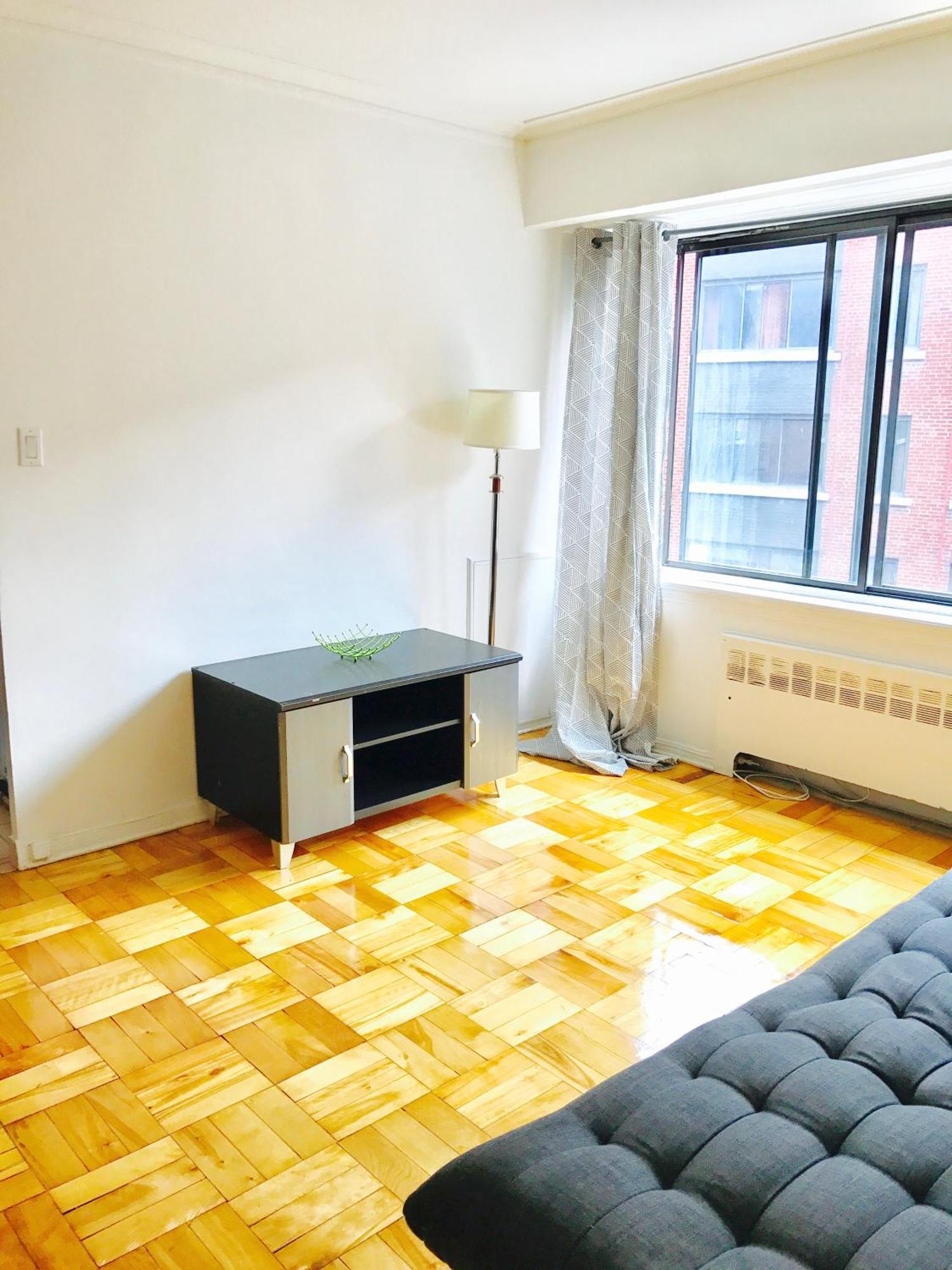 Apartment Stylish Apartment: Comfortable In The Golden Square Mile *