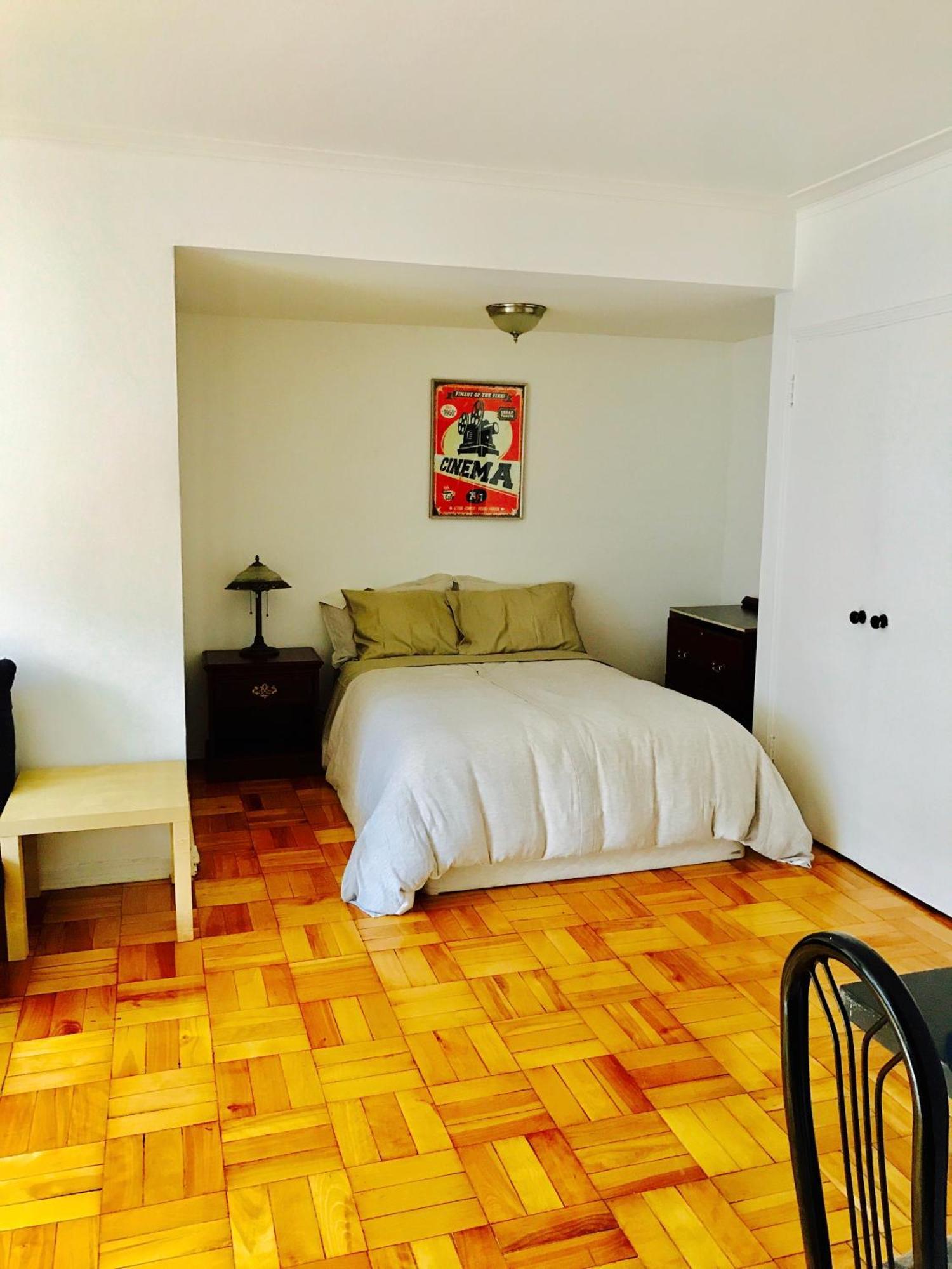 Stylish Apartment: Comfortable In The Golden Square Mile Apartment Montreal