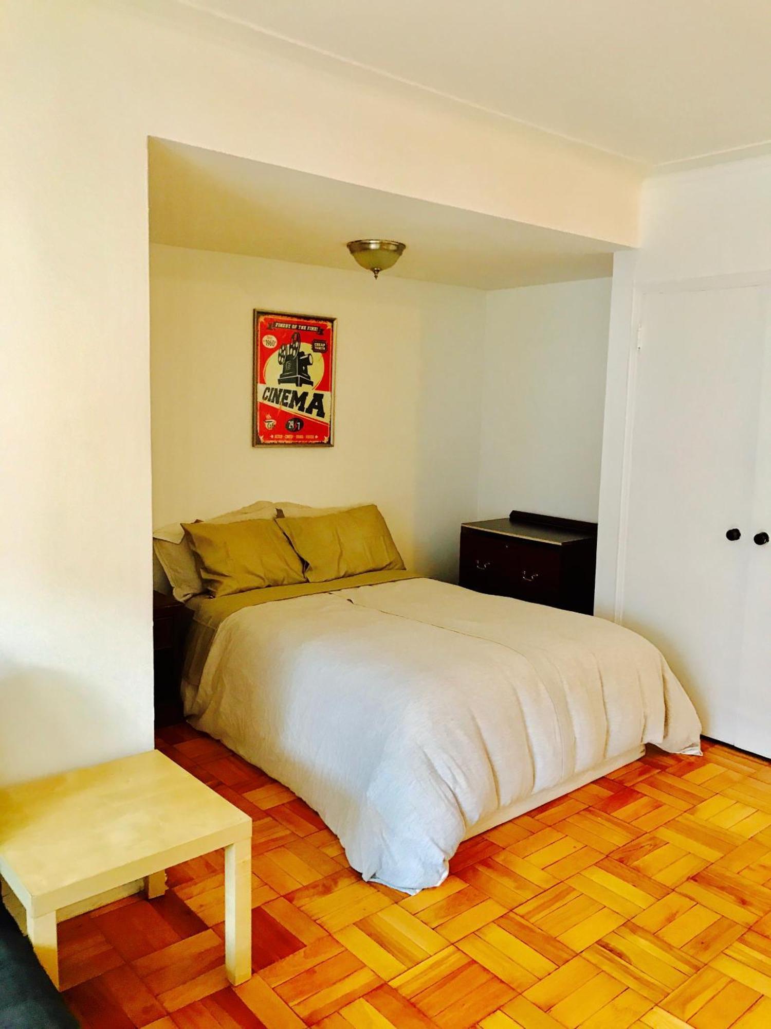 Stylish Apartment: Comfortable In The Golden Square Mile Apartment