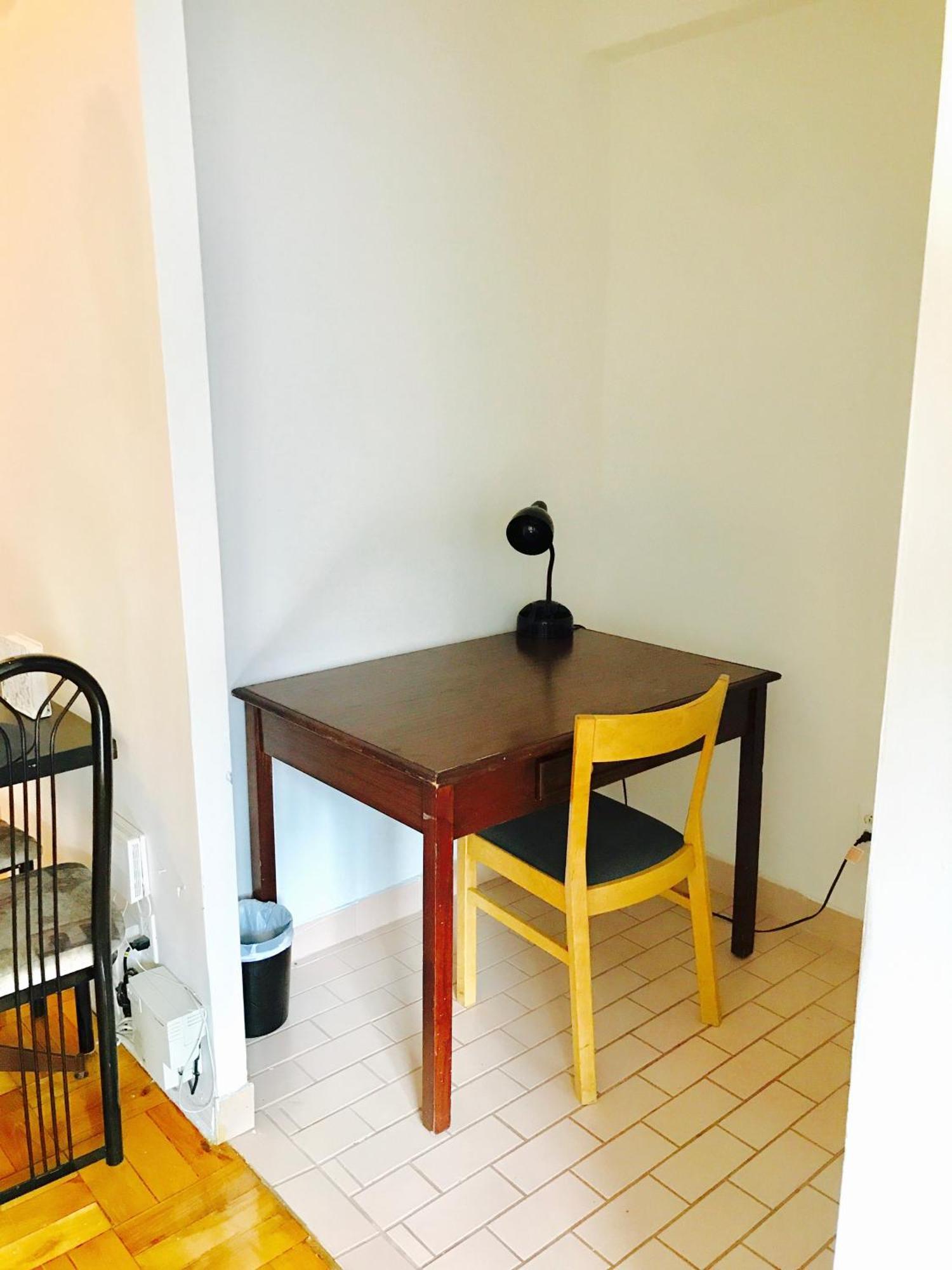 Apartment Stylish Apartment: Comfortable In The Golden Square Mile *