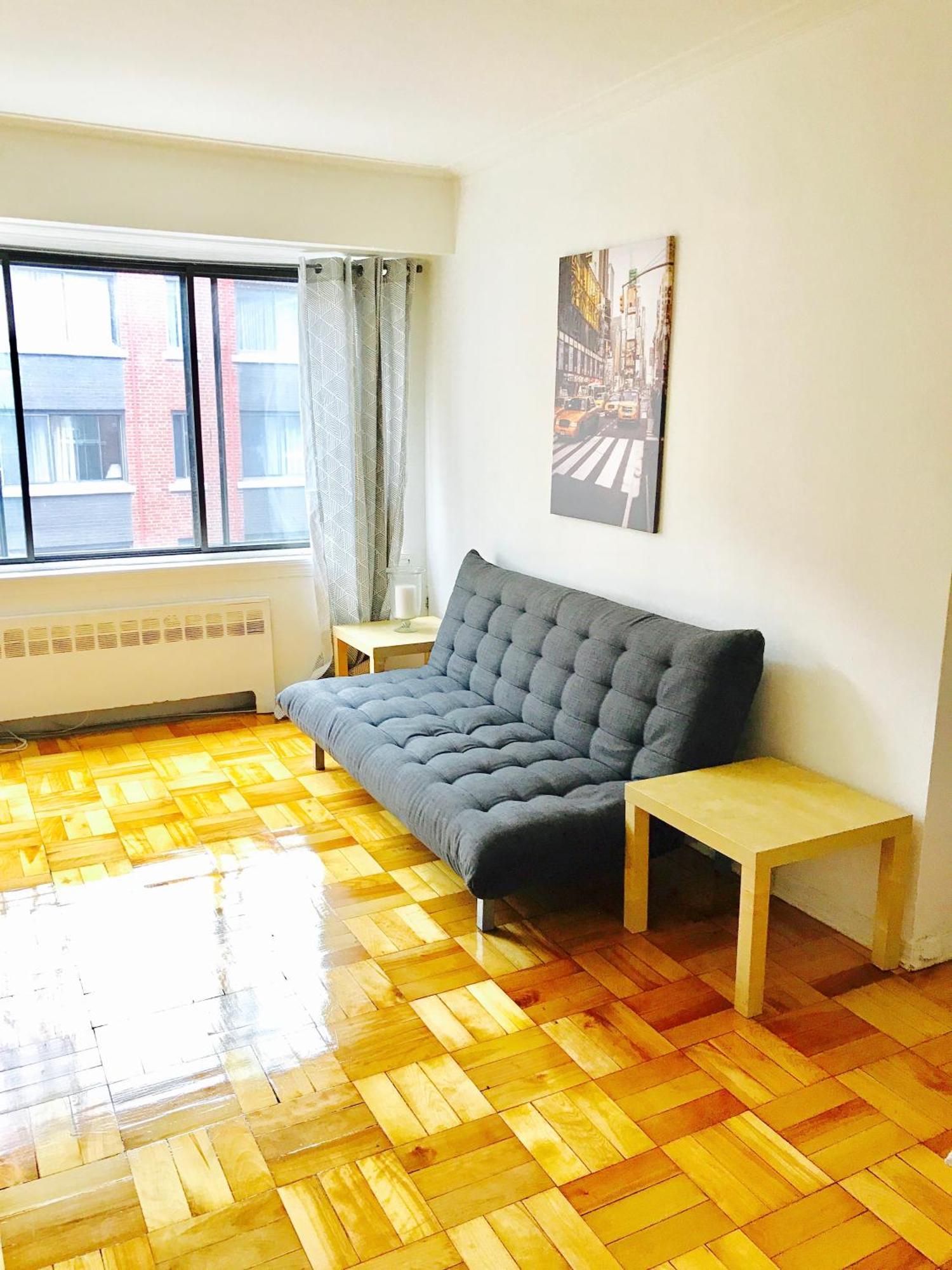 Apartment Stylish Apartment: Comfortable In The Golden Square Mile Montreal