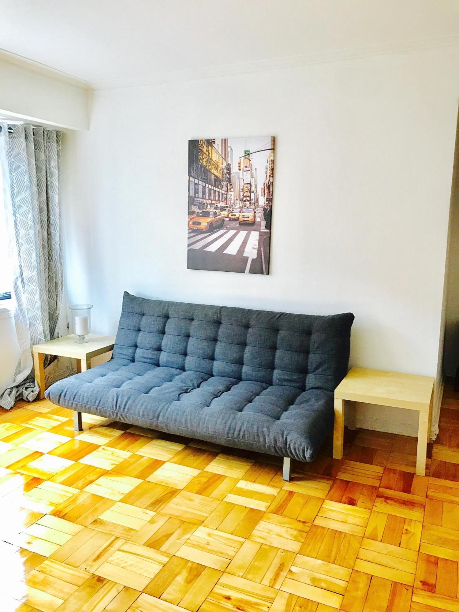 Stylish Apartment: Comfortable In The Golden Square Mile * Montreal