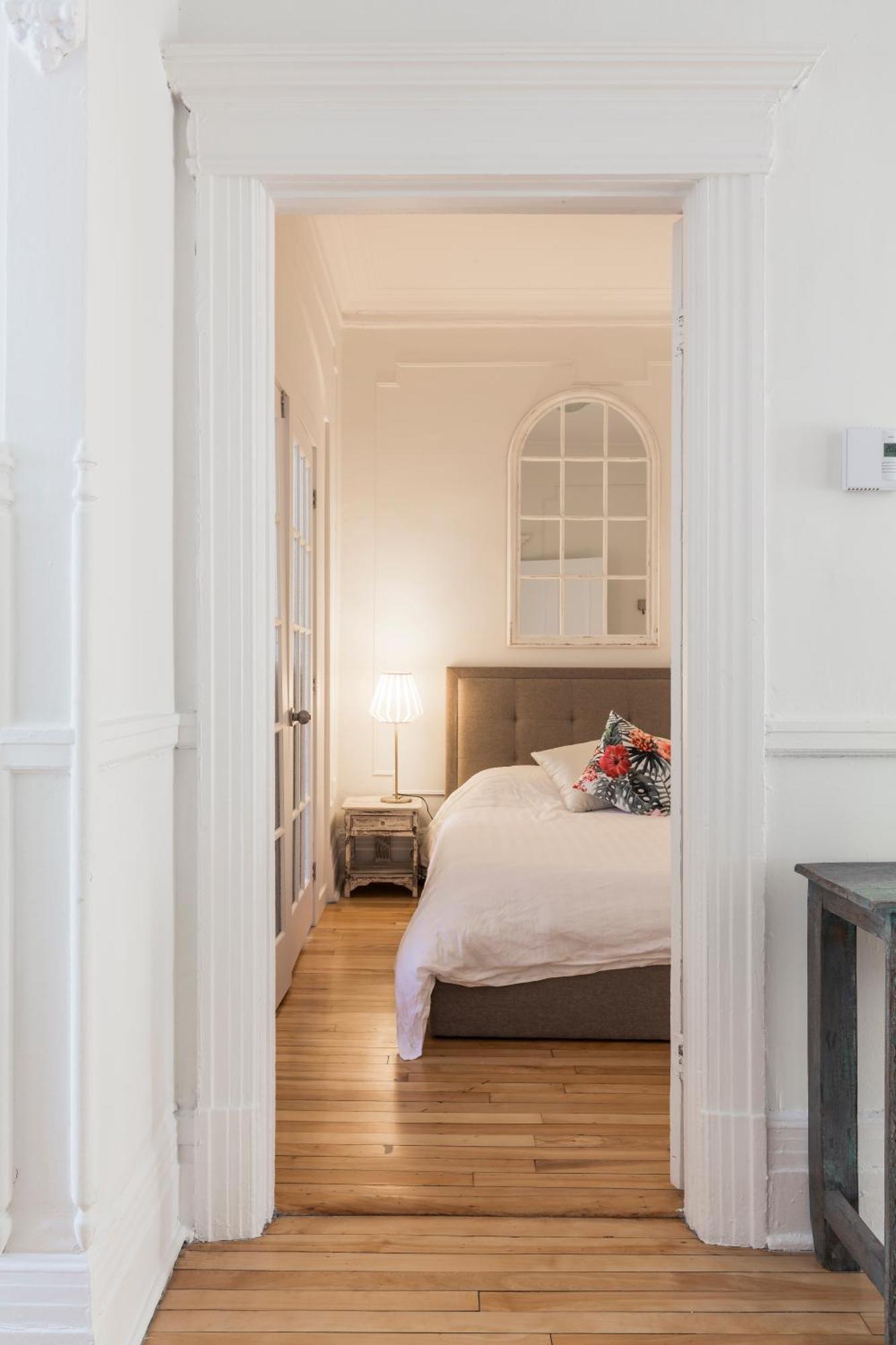 Mtlvacationrentals -the Chic Laurier Apartment Montreal