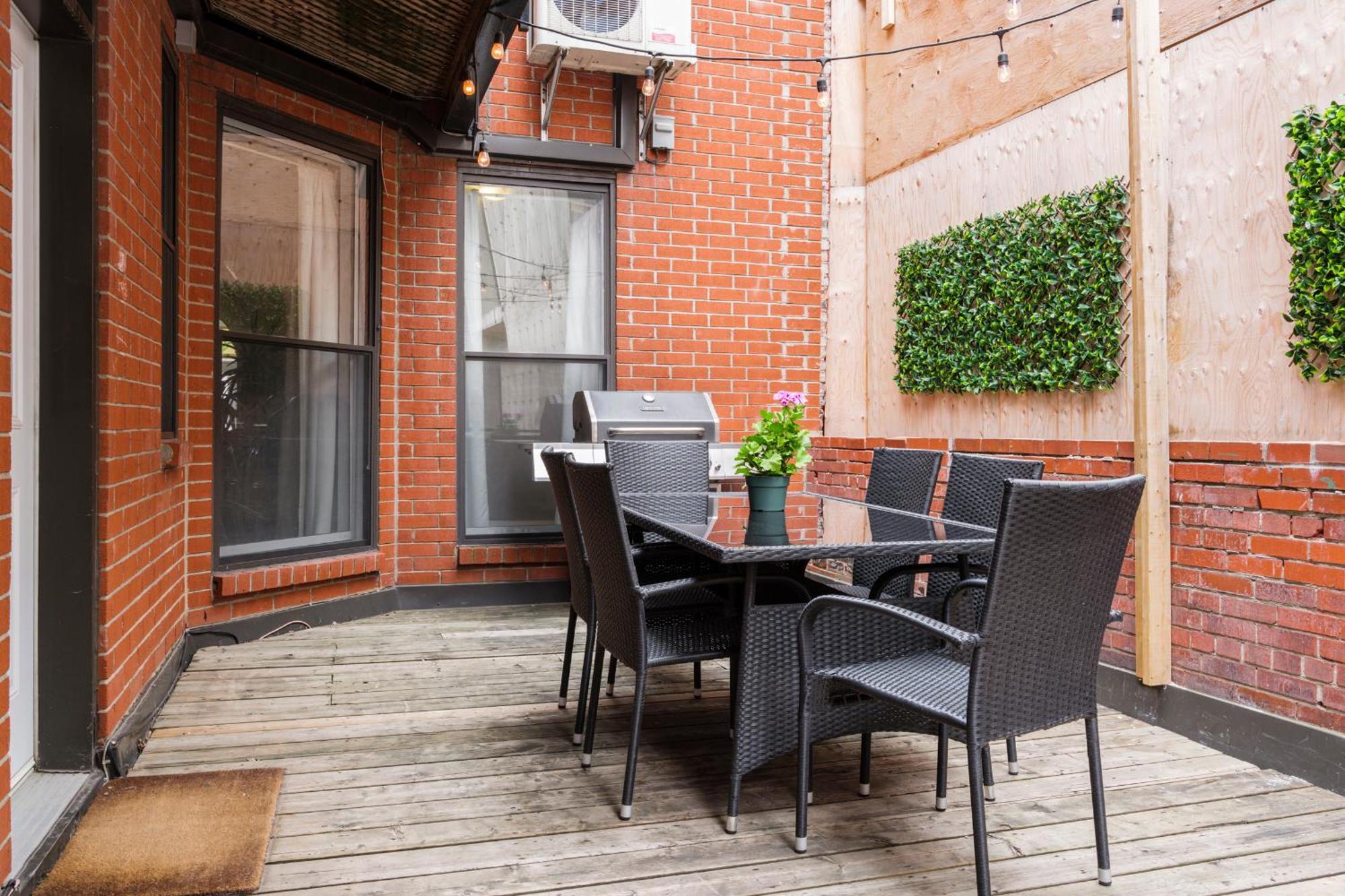 Apartment Mtlvacationrentals -the Chic Laurier