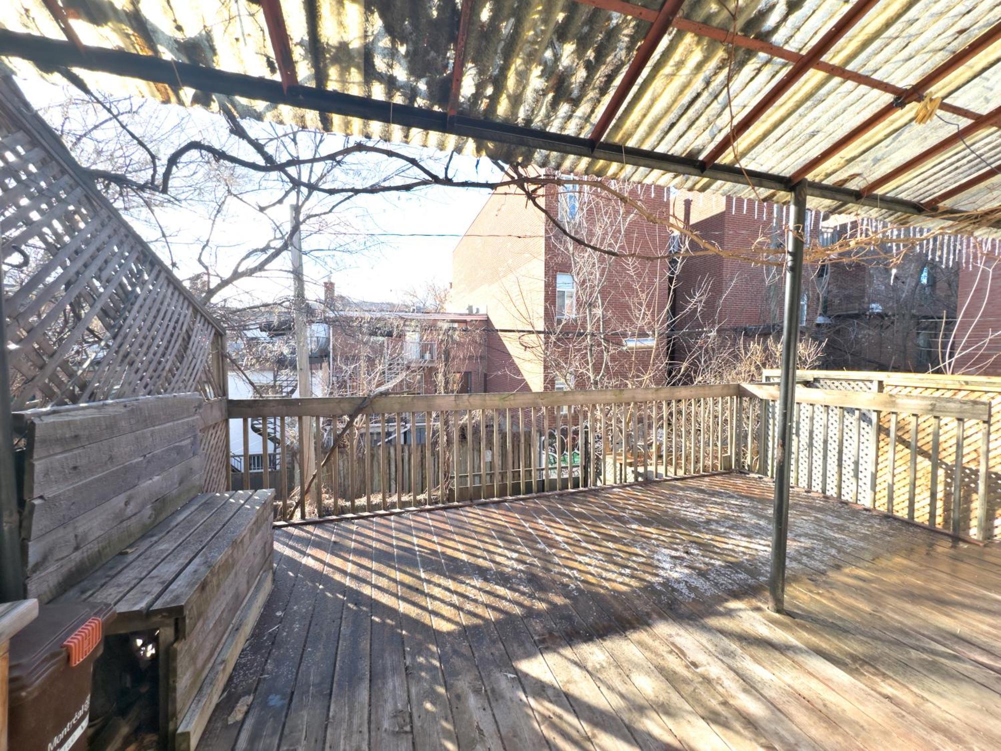 Superb 3 Bed 3mins From Mont-royal Metro *