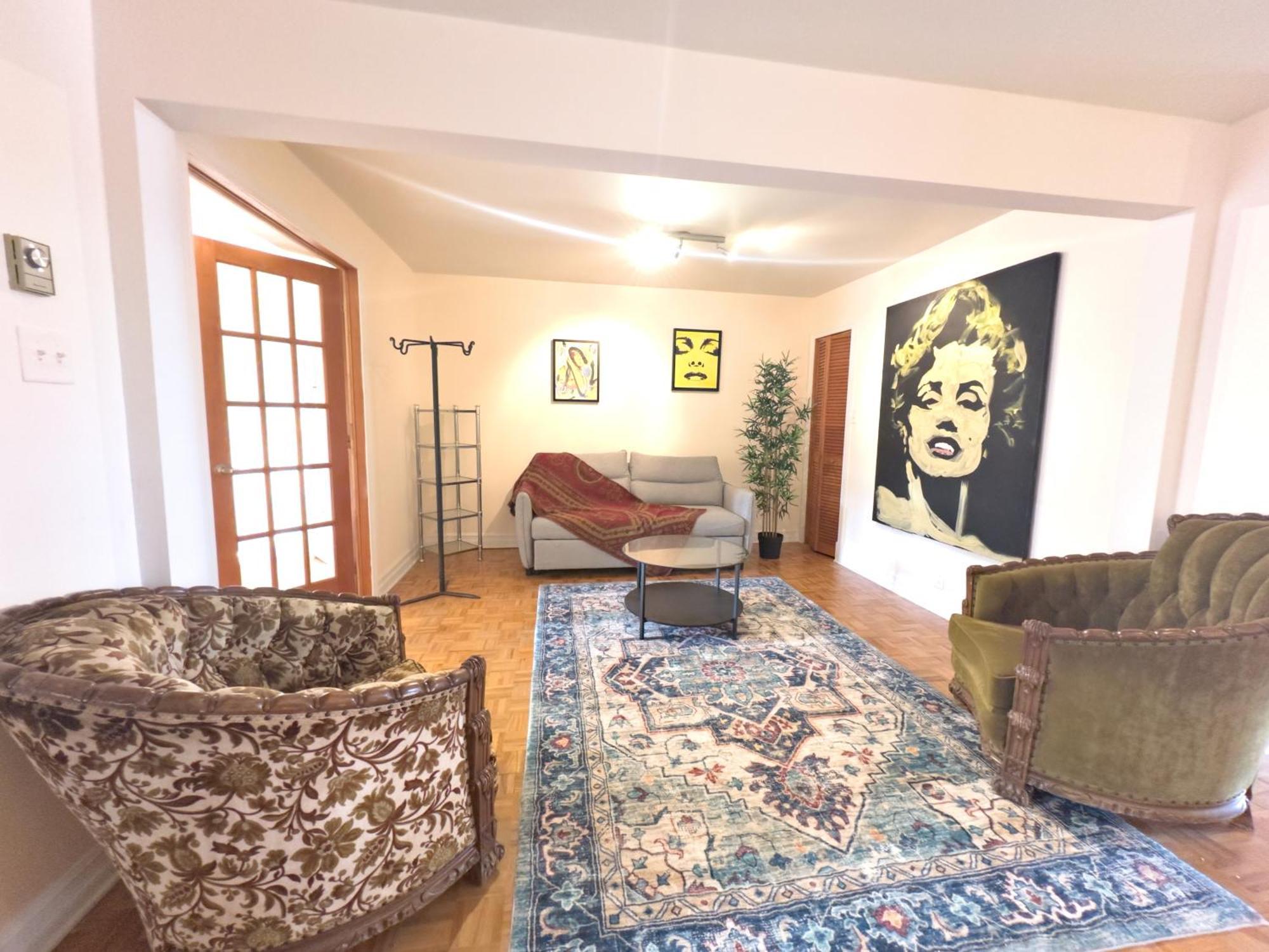 Apartment Superb 3 Bed 3mins From Mont-royal Metro Montreal