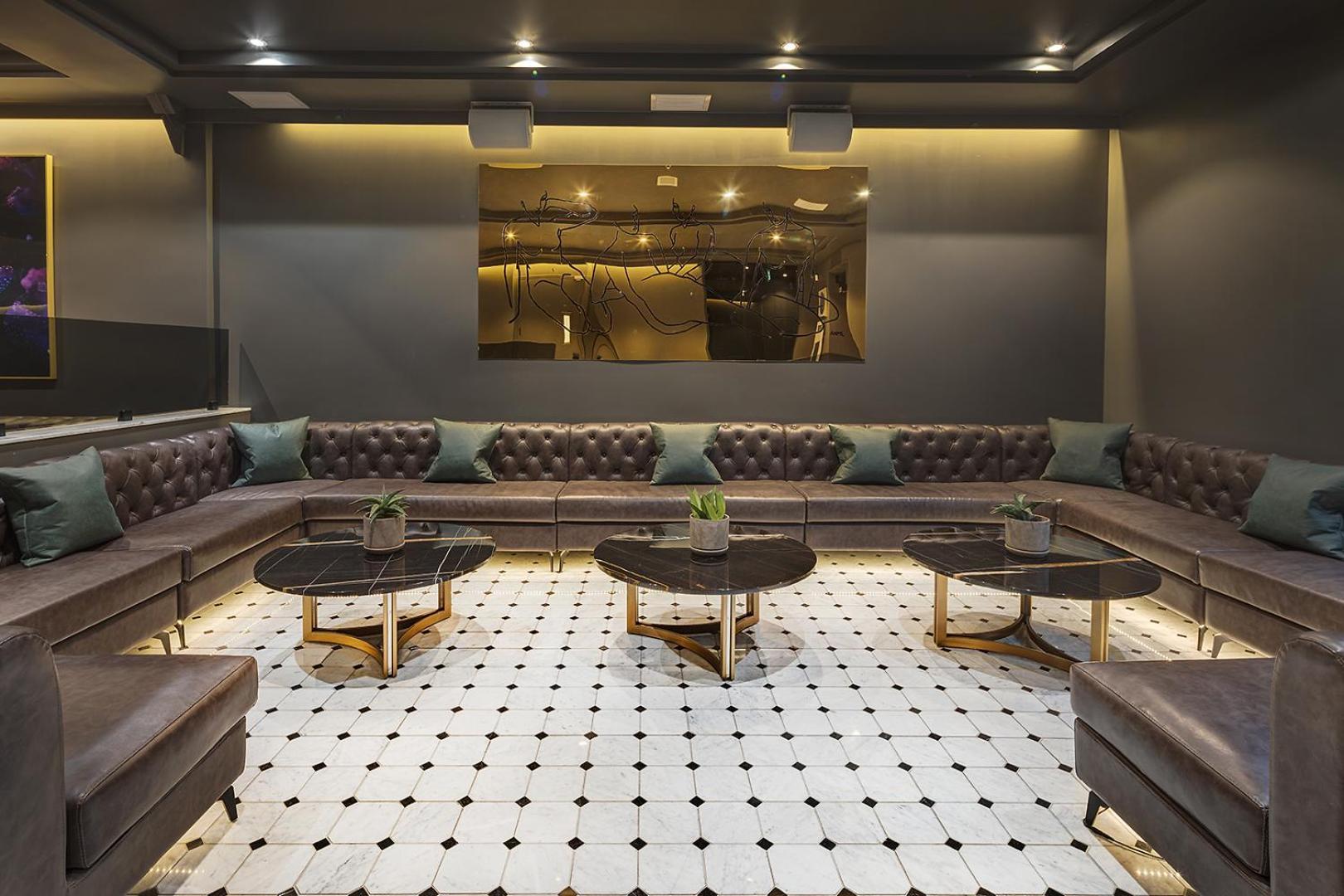 Hotel St.thomas Montreal