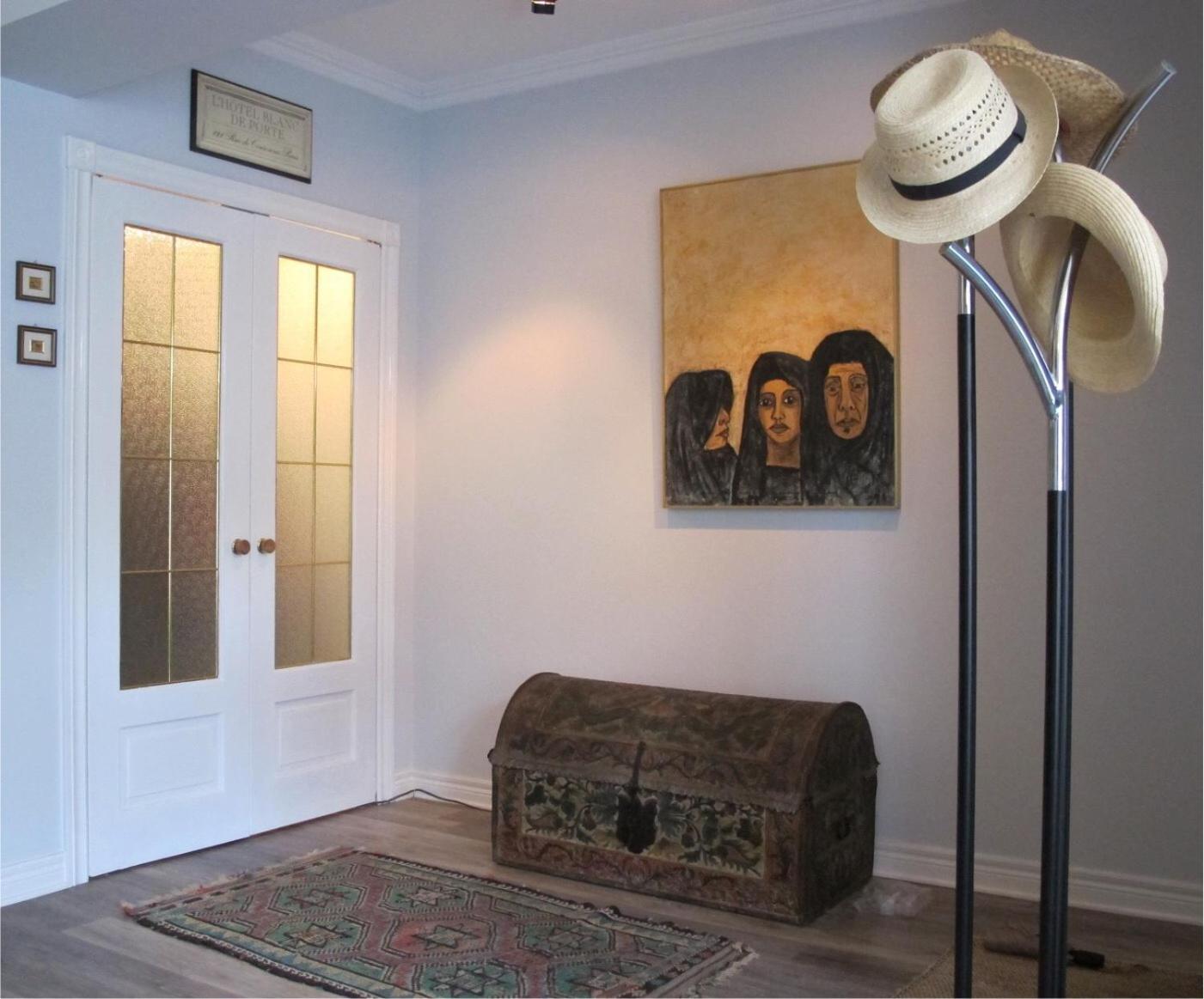 A Gem Downtown Homestay