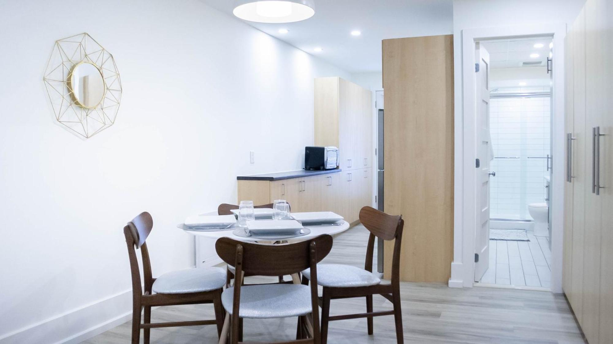 Apartment Lovely 1 Bed & Sofa Bed In Plateau Steps From Laurier Metro