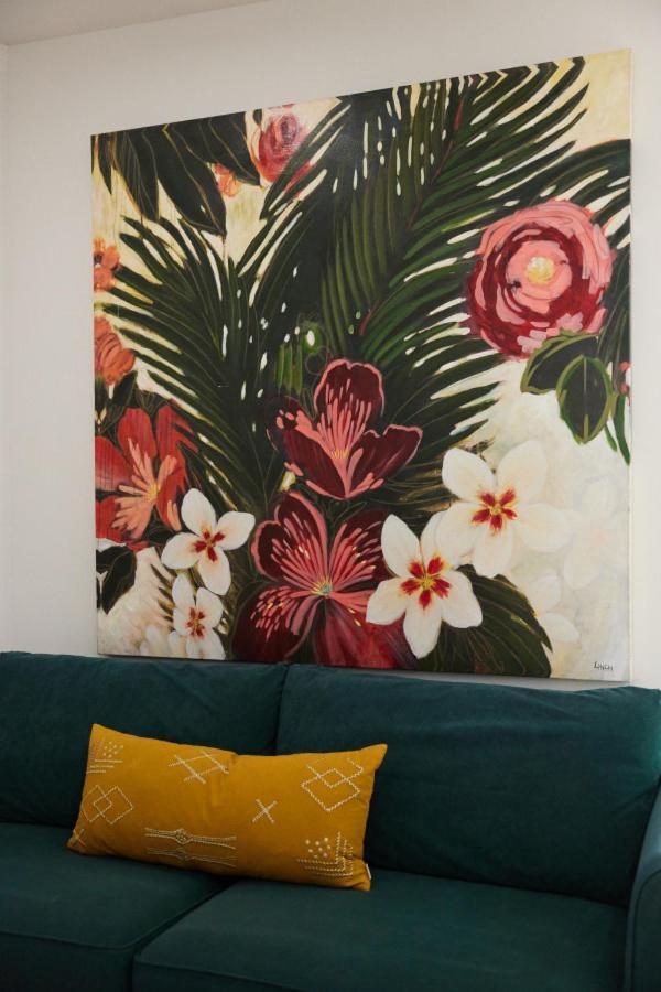 Spacious 2 Bedroom In Le Plateau By Denstays *