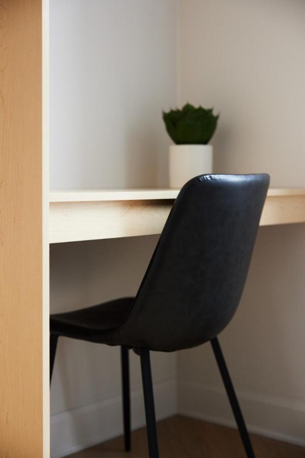 Chic 2 Bedroom In Le Plateau By Denstays